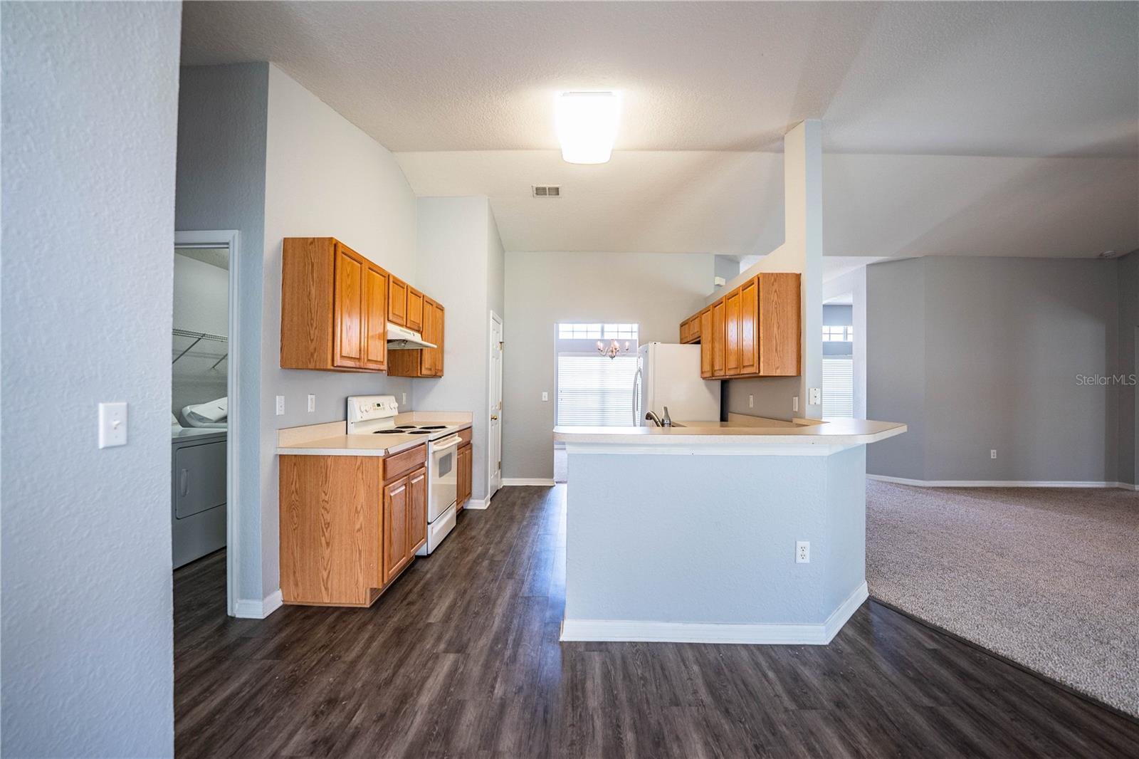 Image 20 of 87 For 233 Towhee Road