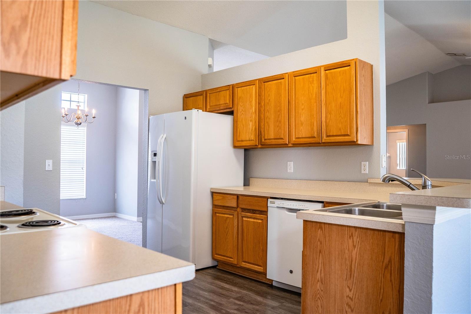 Image 22 of 87 For 233 Towhee Road