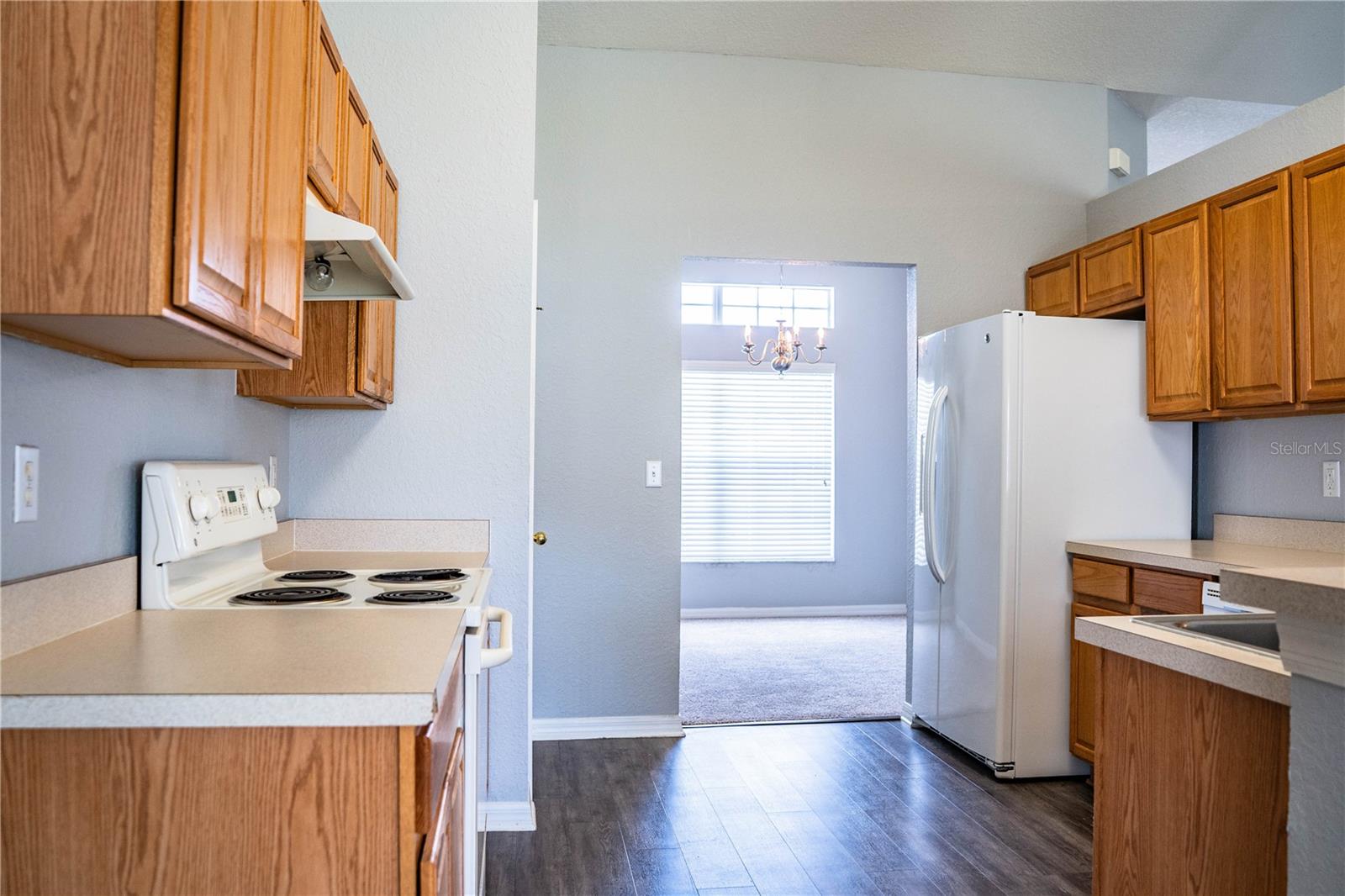 Image 23 of 87 For 233 Towhee Road