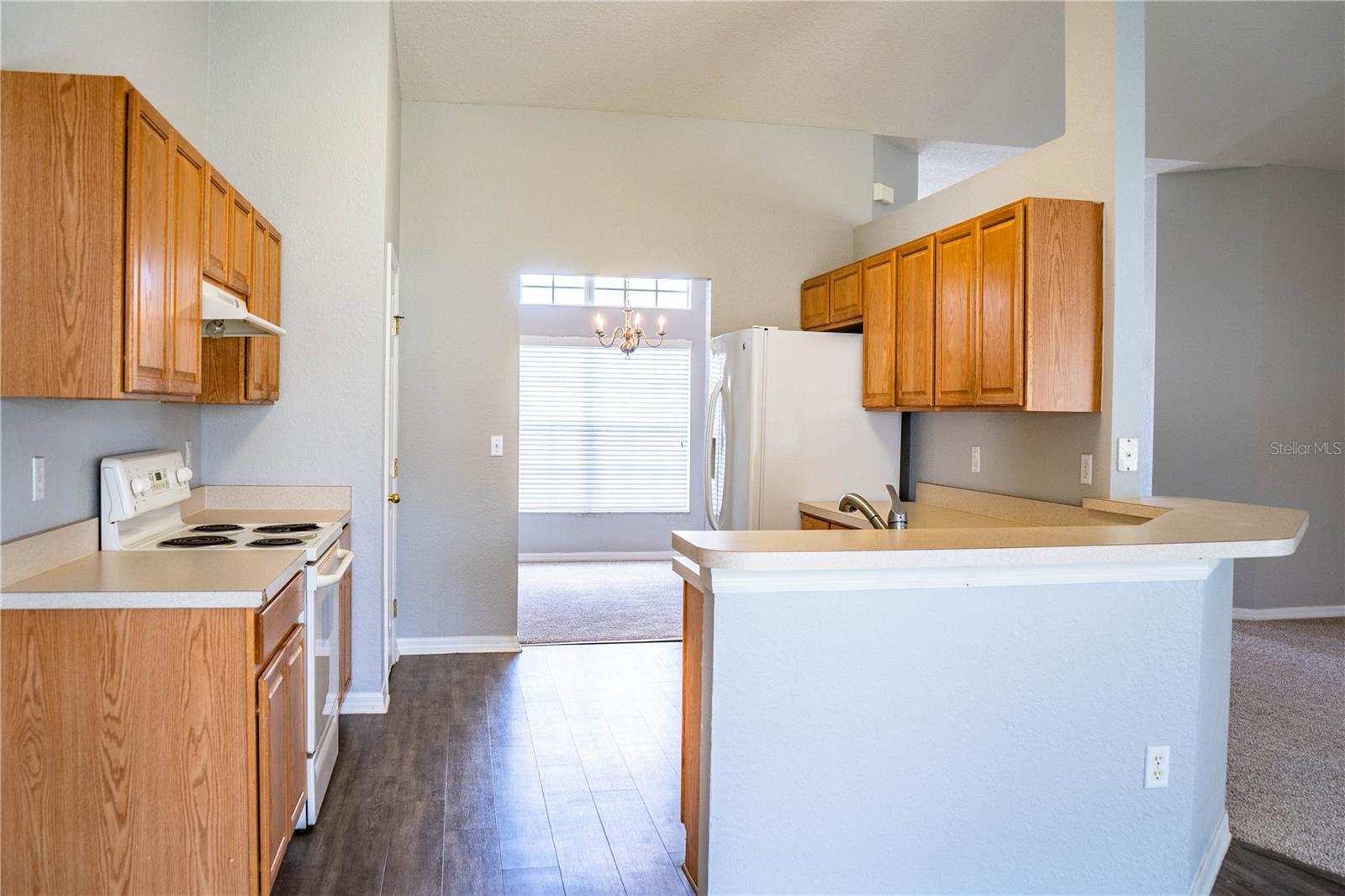 Image 24 of 87 For 233 Towhee Road