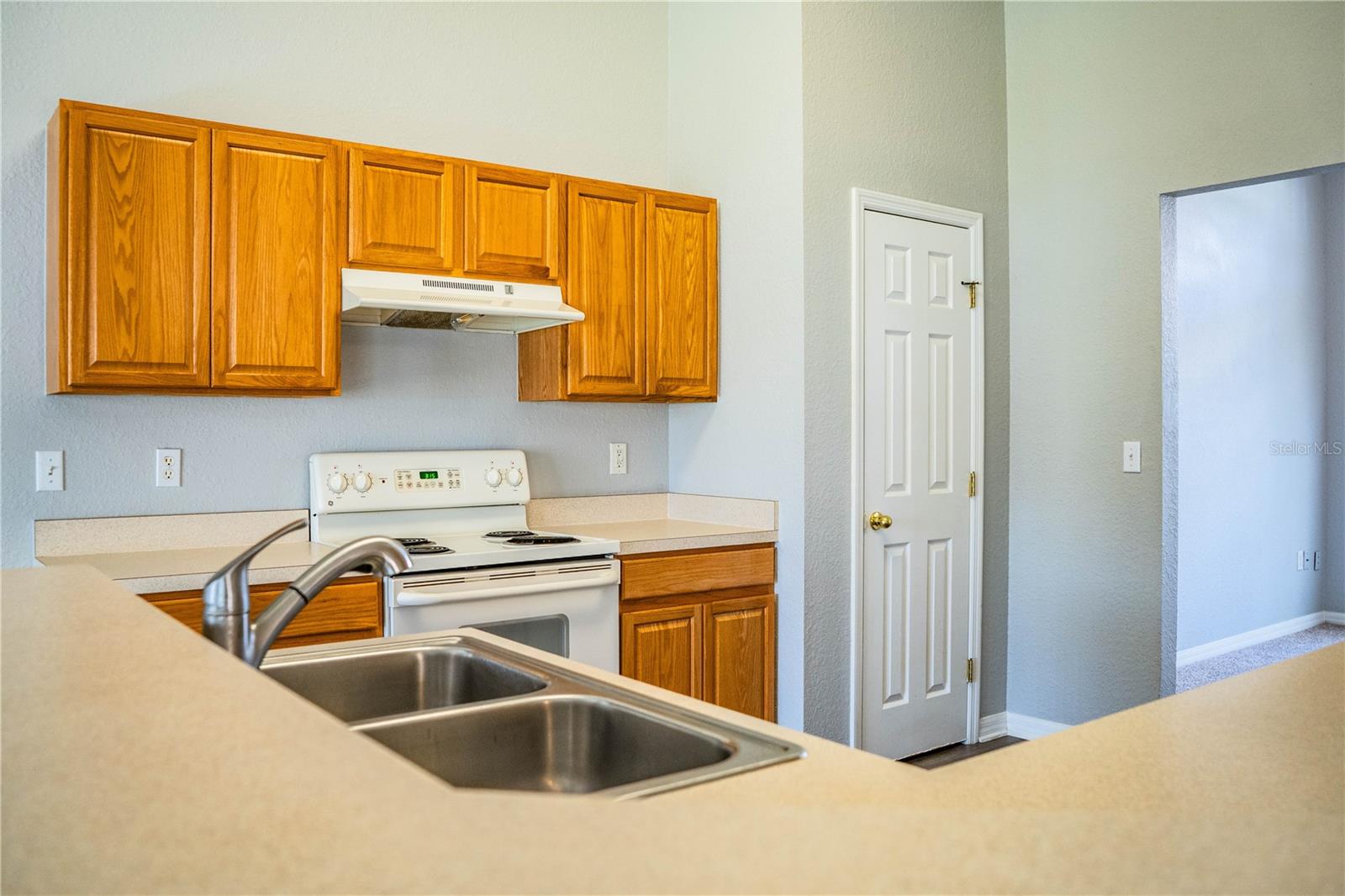 Image 30 of 87 For 233 Towhee Road