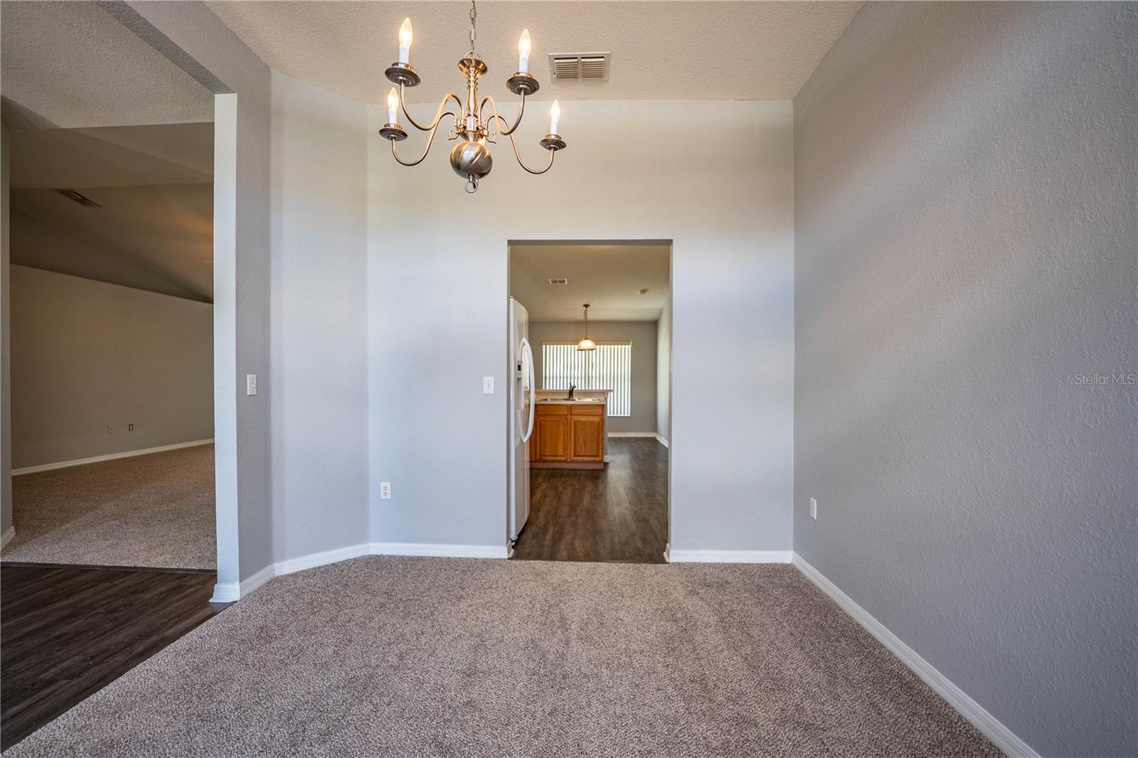 Image 34 of 87 For 233 Towhee Road