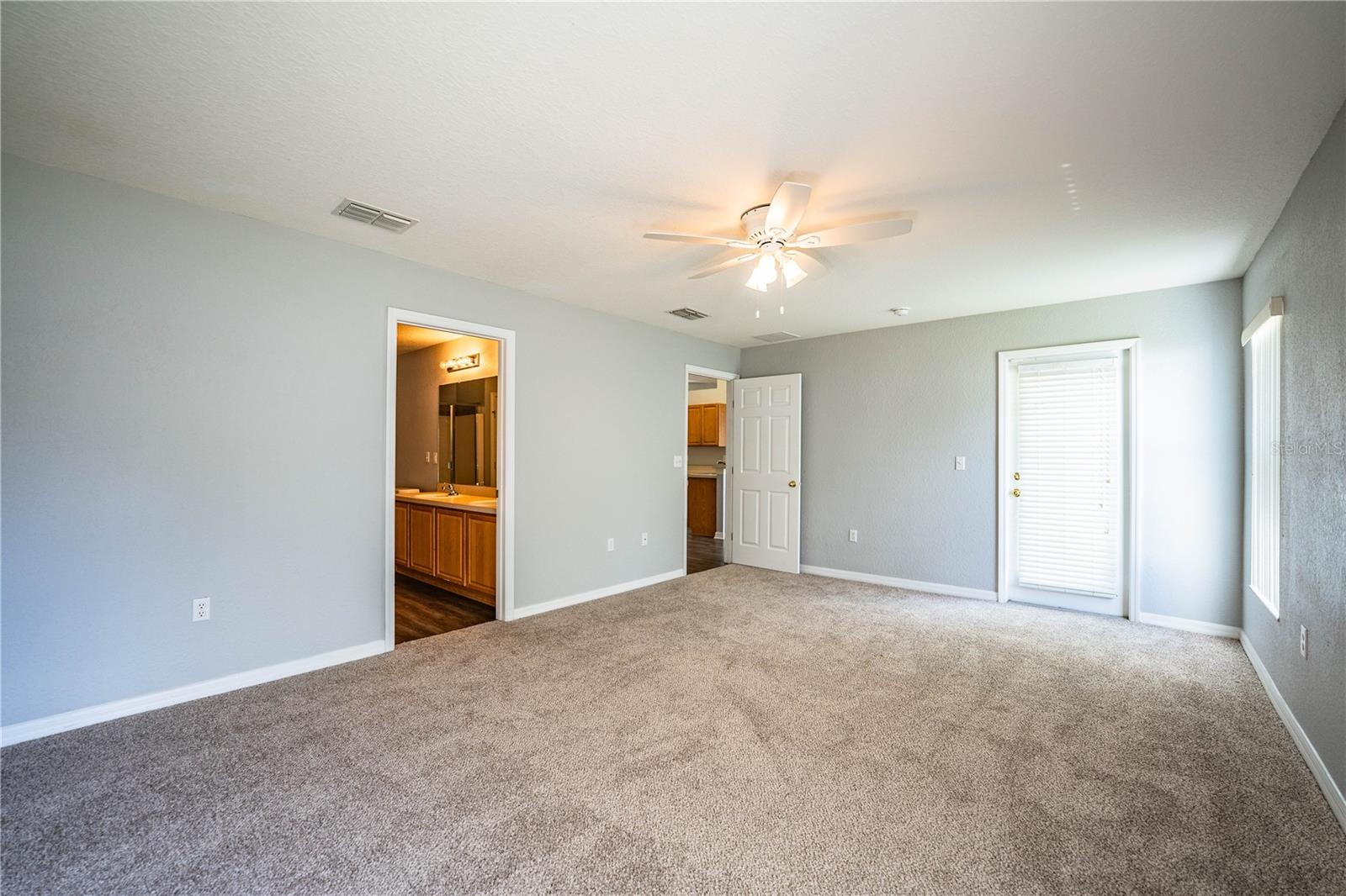 Image 40 of 87 For 233 Towhee Road