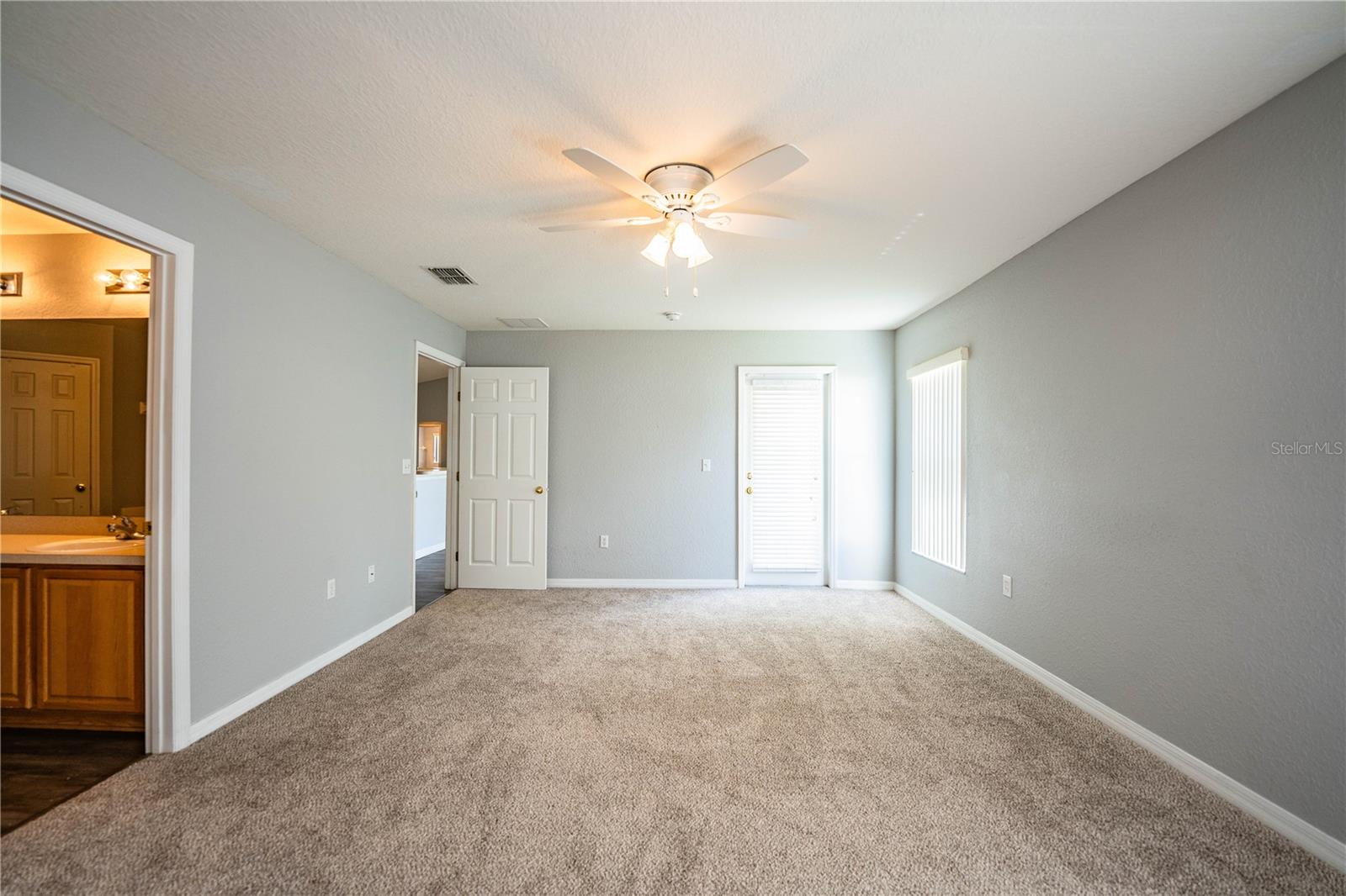 Image 43 of 87 For 233 Towhee Road