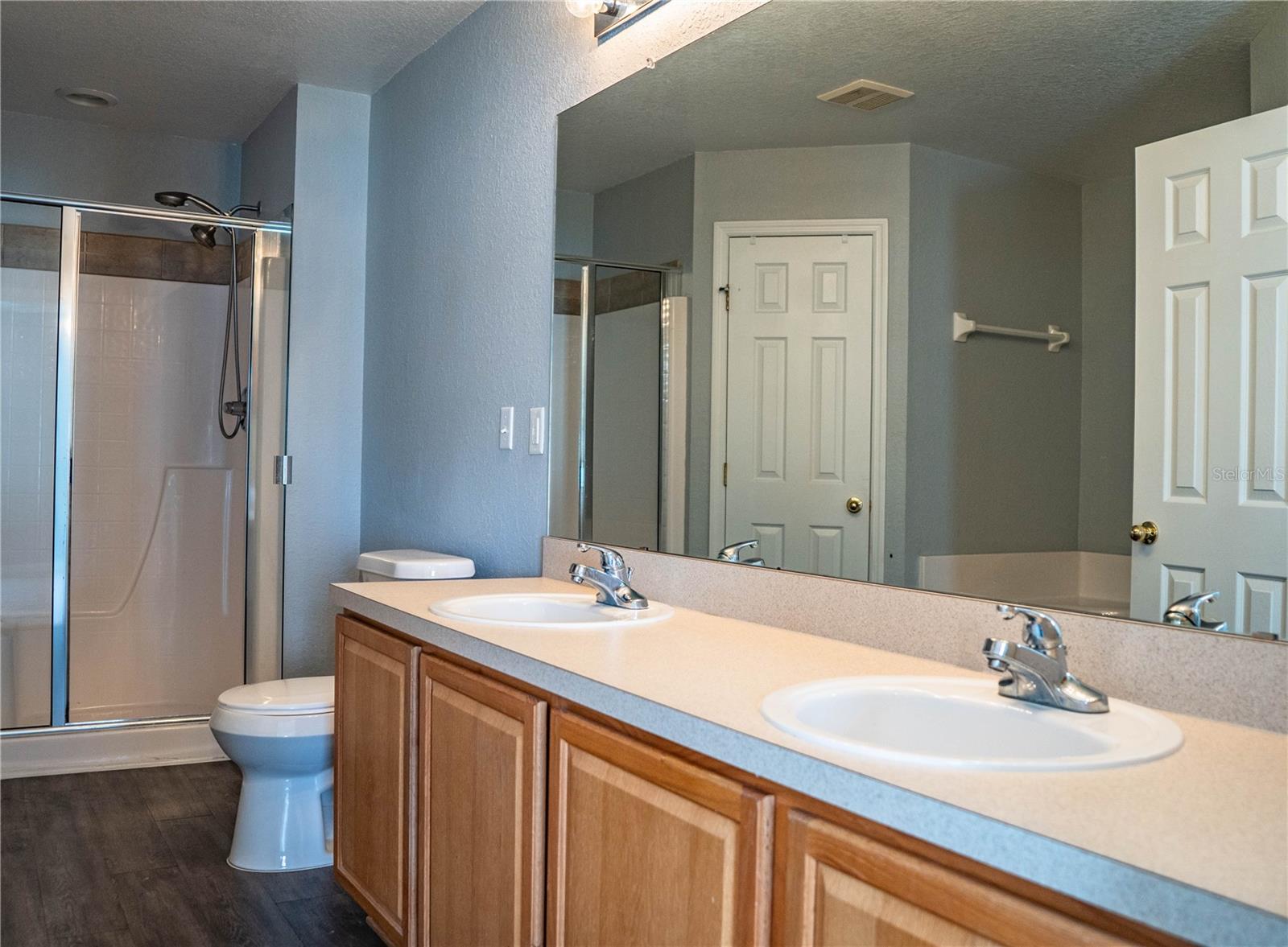 Image 45 of 87 For 233 Towhee Road