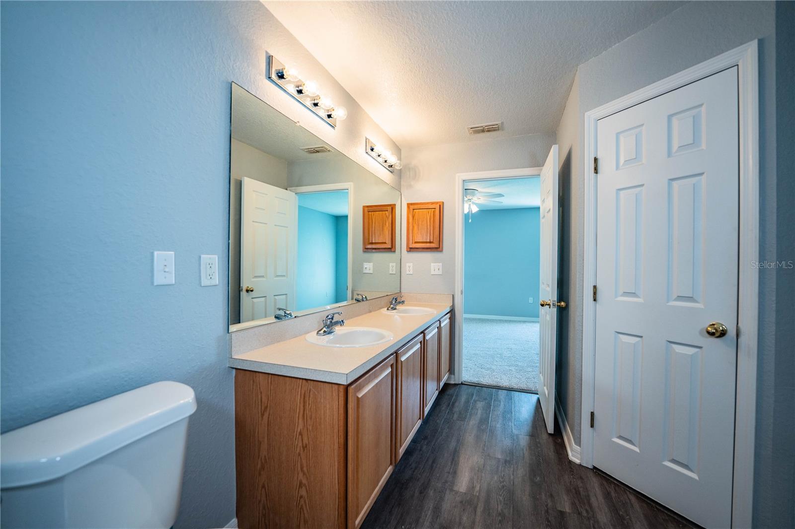 Image 46 of 87 For 233 Towhee Road