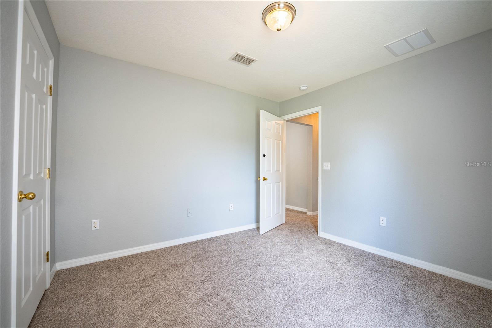 Image 52 of 87 For 233 Towhee Road