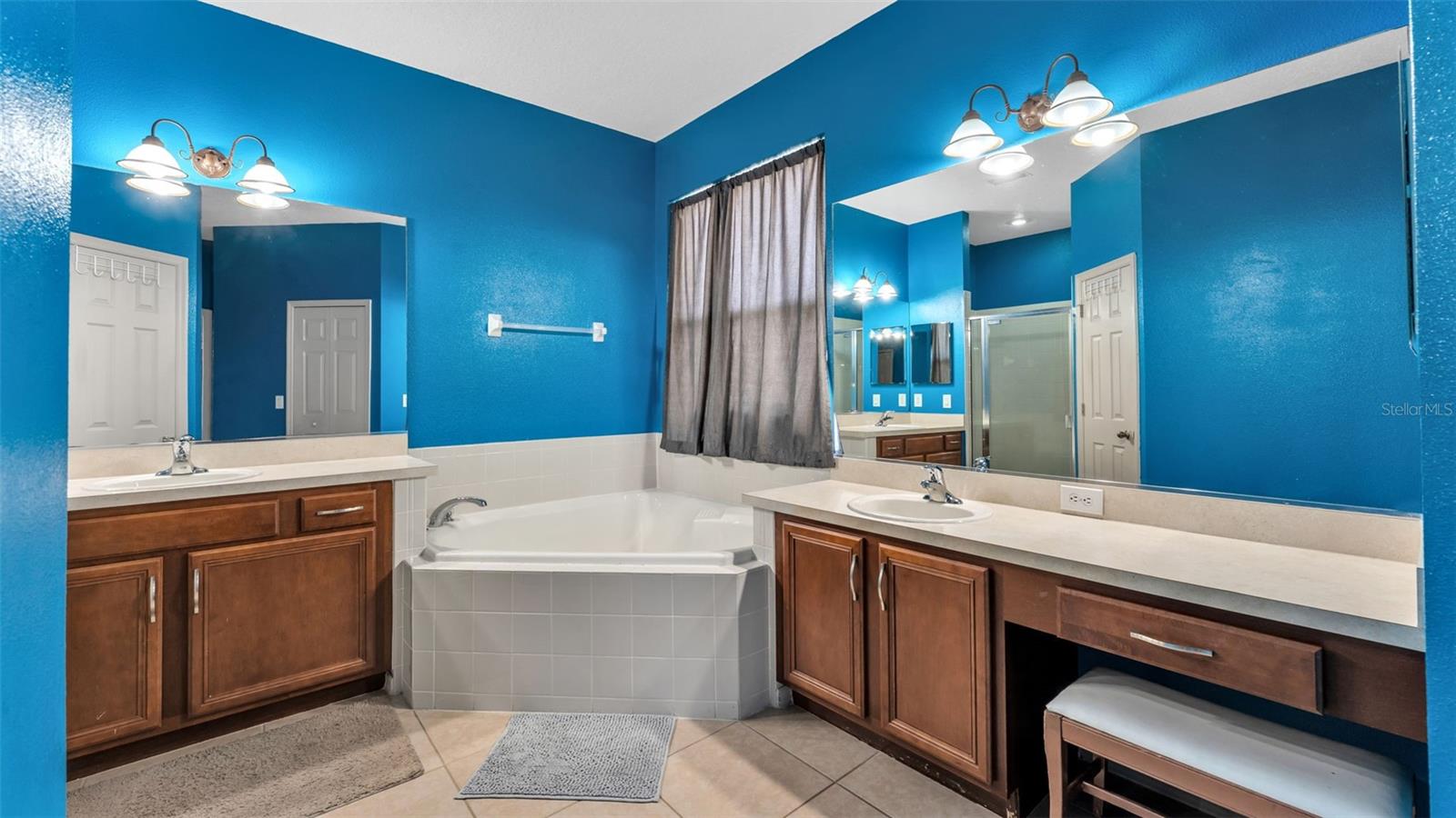 Image 23 of 49 For 4530 Brookshire Place