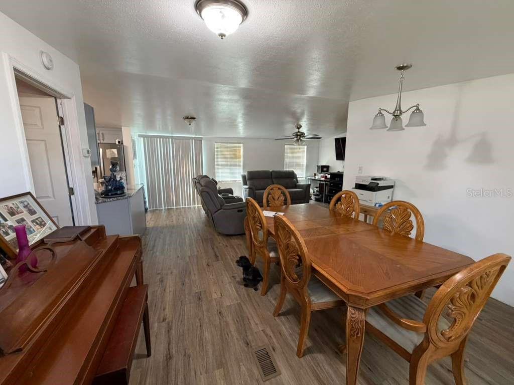 Image 2 of 17 For 2412 Island Oaks W