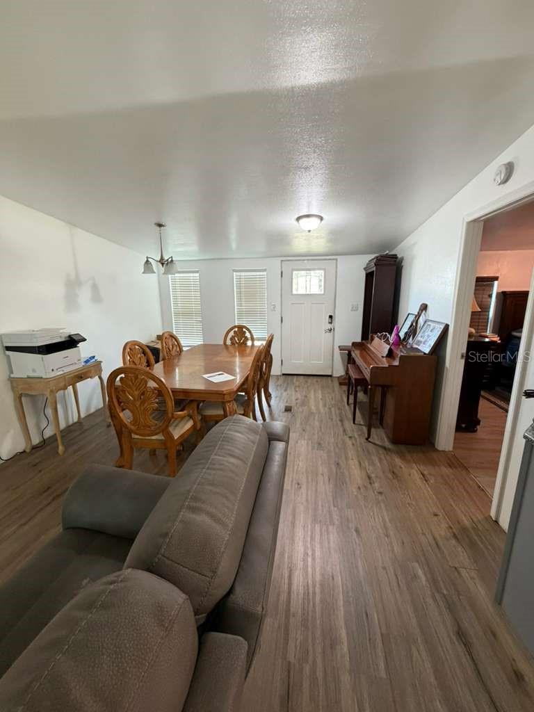 Image 5 of 17 For 2412 Island Oaks W