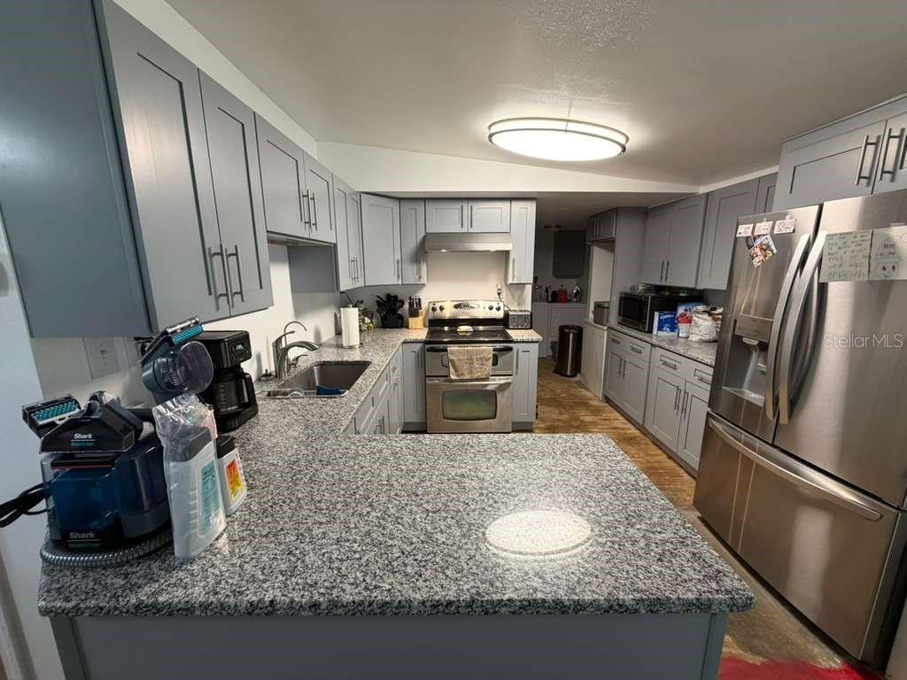 Image 7 of 17 For 2412 Island Oaks W