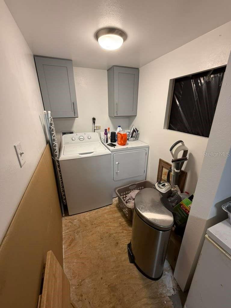 Image 9 of 17 For 2412 Island Oaks W