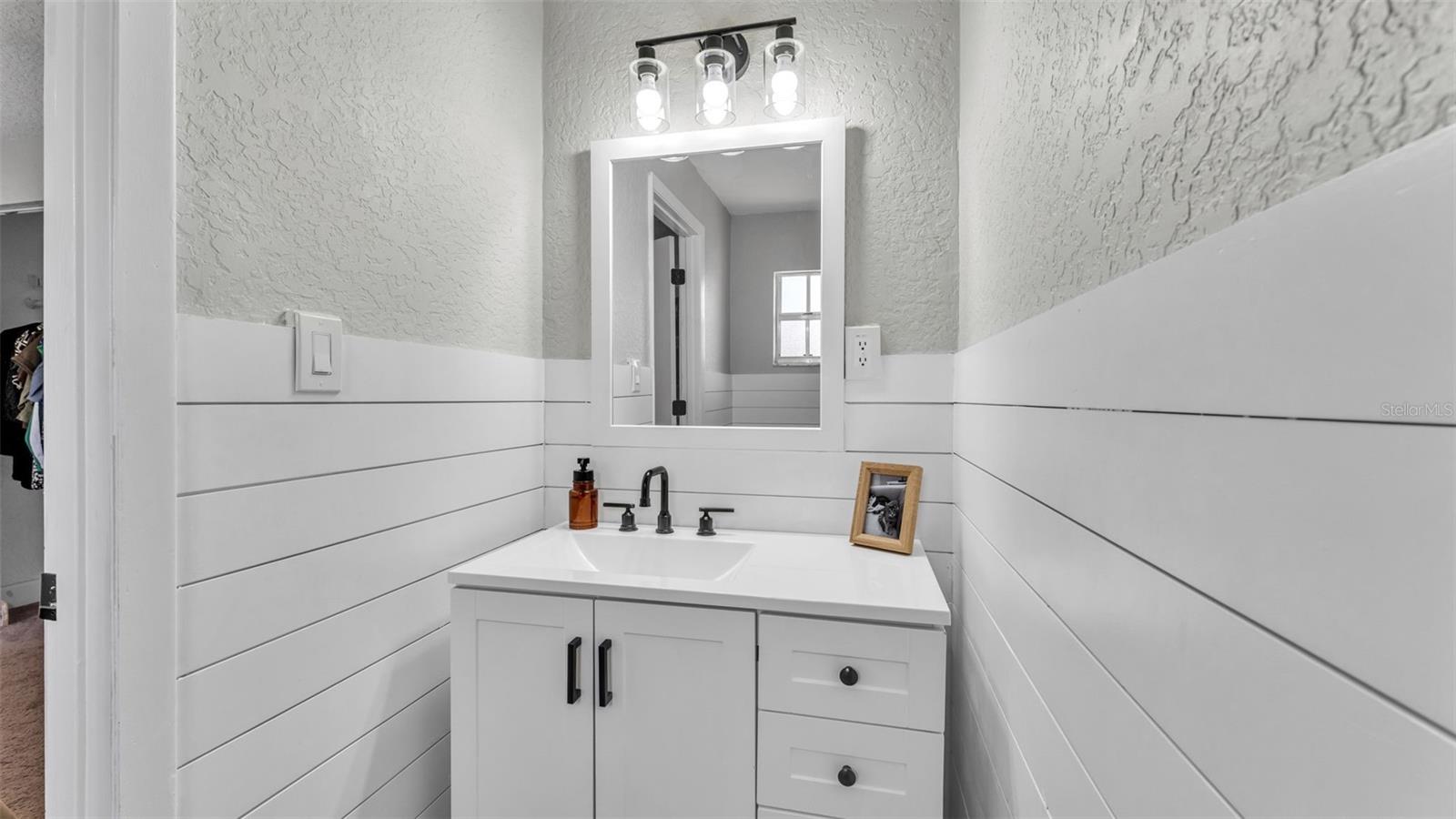 Image 15 of 34 For 631 Nashua Avenue