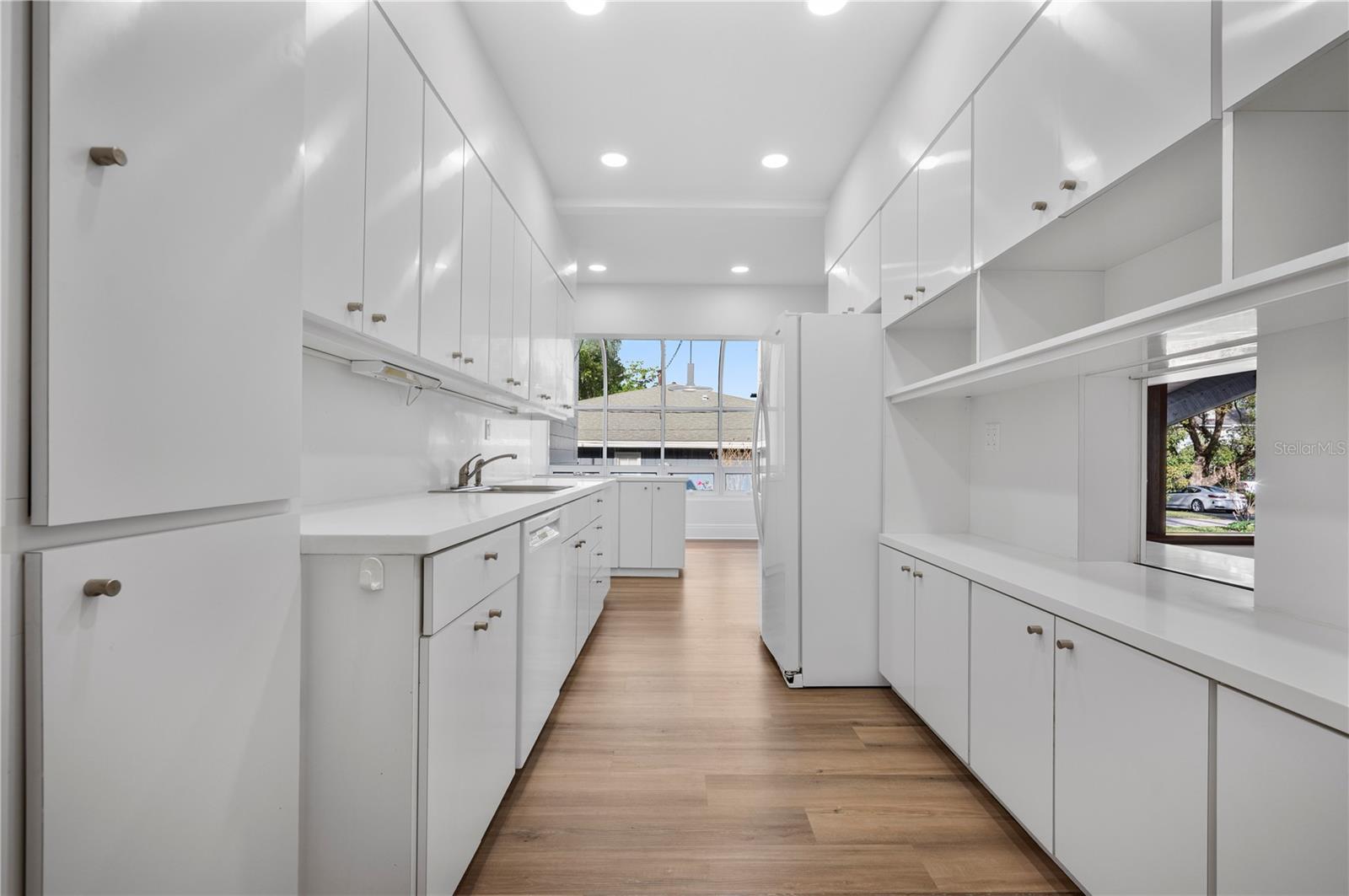 Image 16 of 67 For 210 Palm Drive