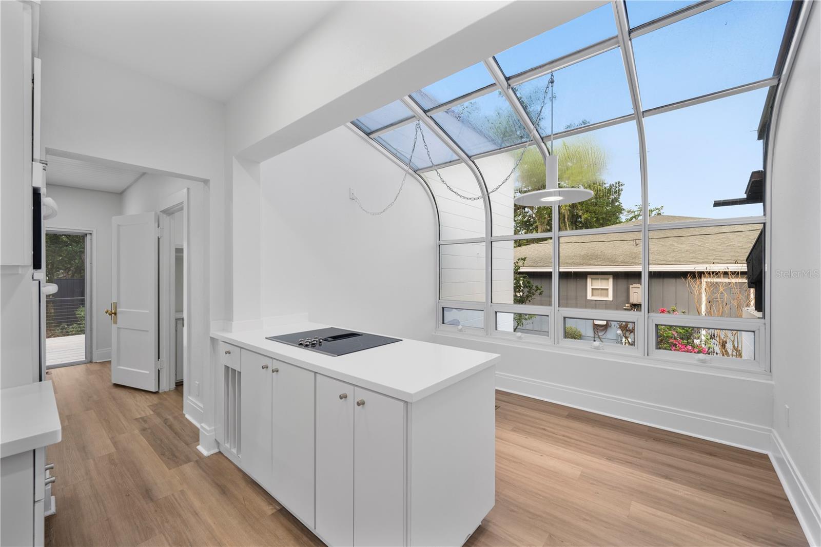 Image 17 of 67 For 210 Palm Drive