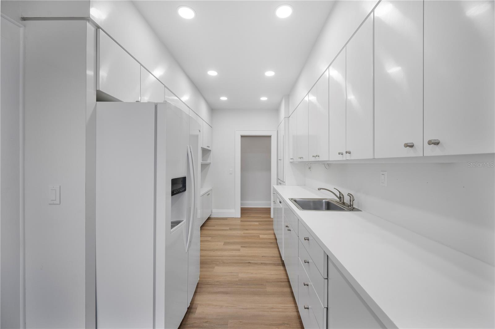 Image 23 of 67 For 210 Palm Drive