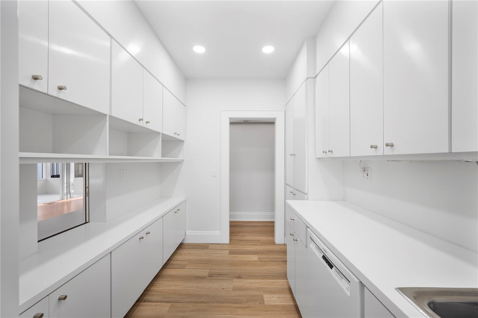 Image 24 of 67 For 210 Palm Drive