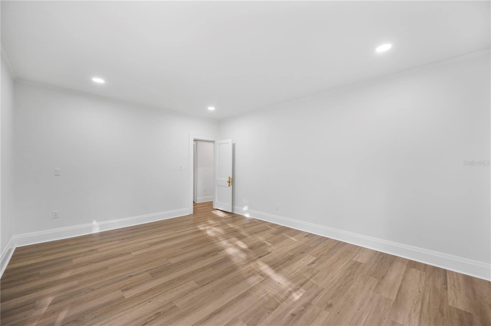 Image 26 of 67 For 210 Palm Drive