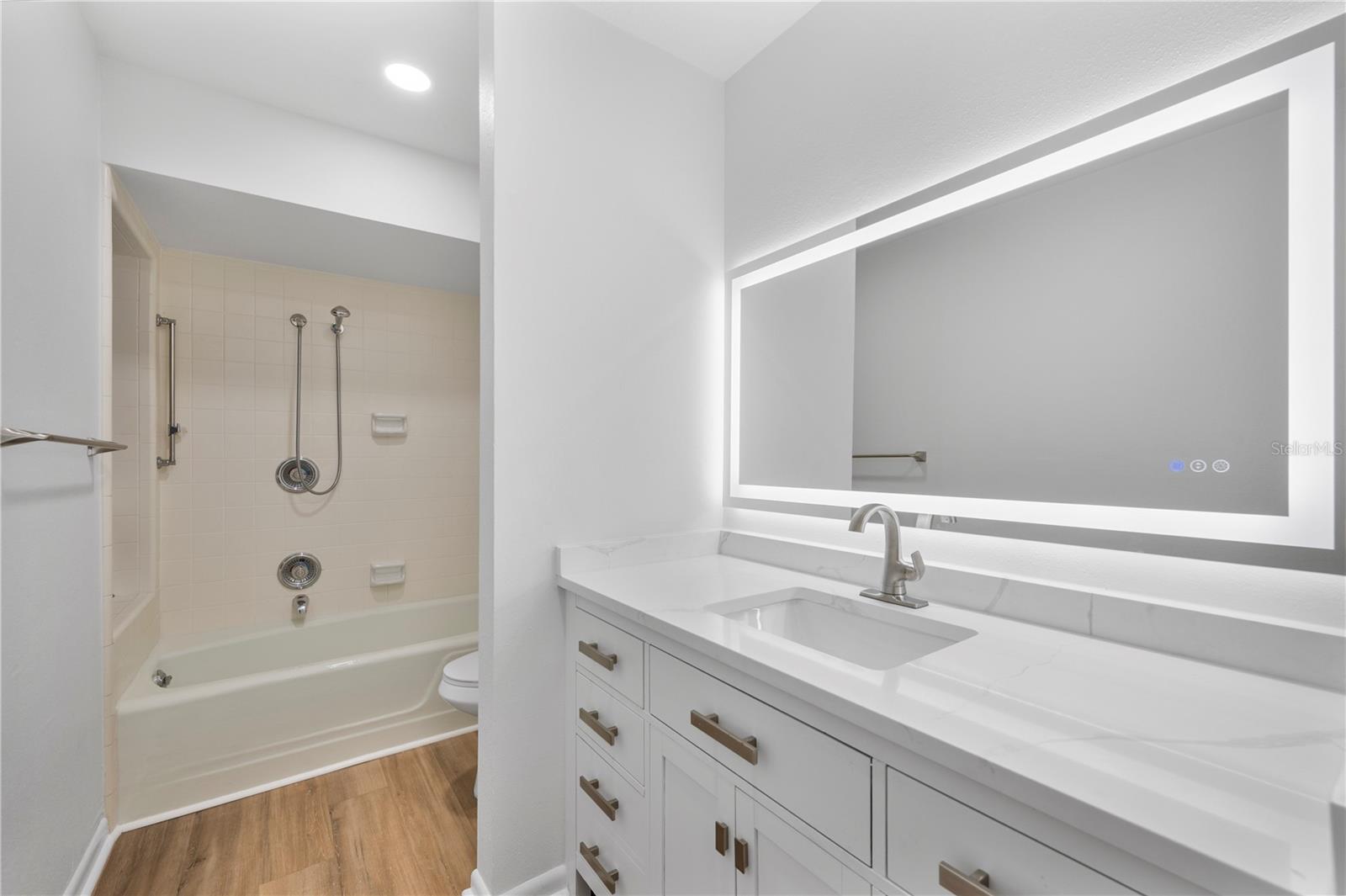 Image 35 of 67 For 210 Palm Drive