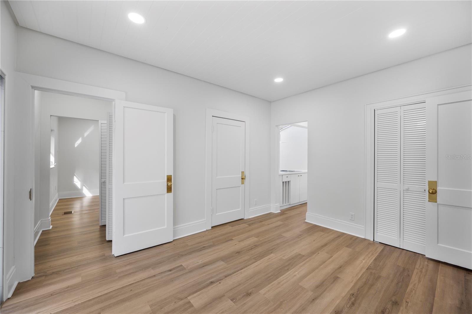 Image 39 of 67 For 210 Palm Drive