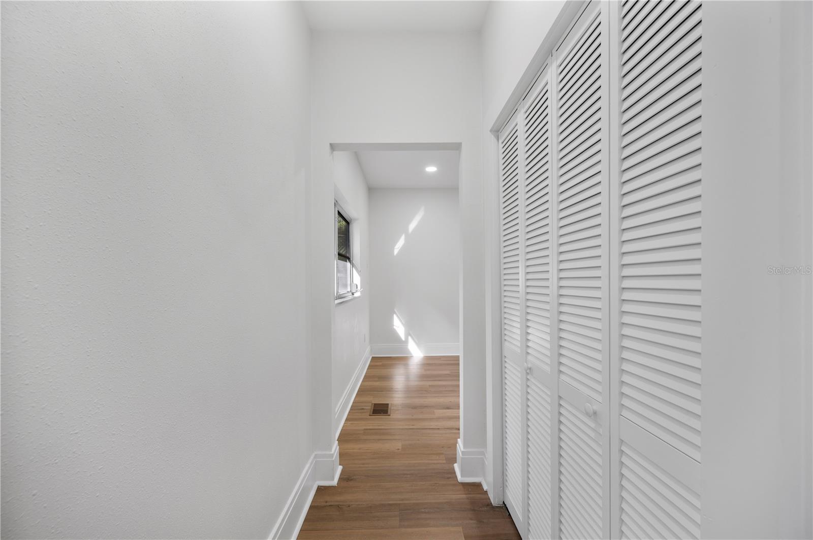 Image 41 of 67 For 210 Palm Drive