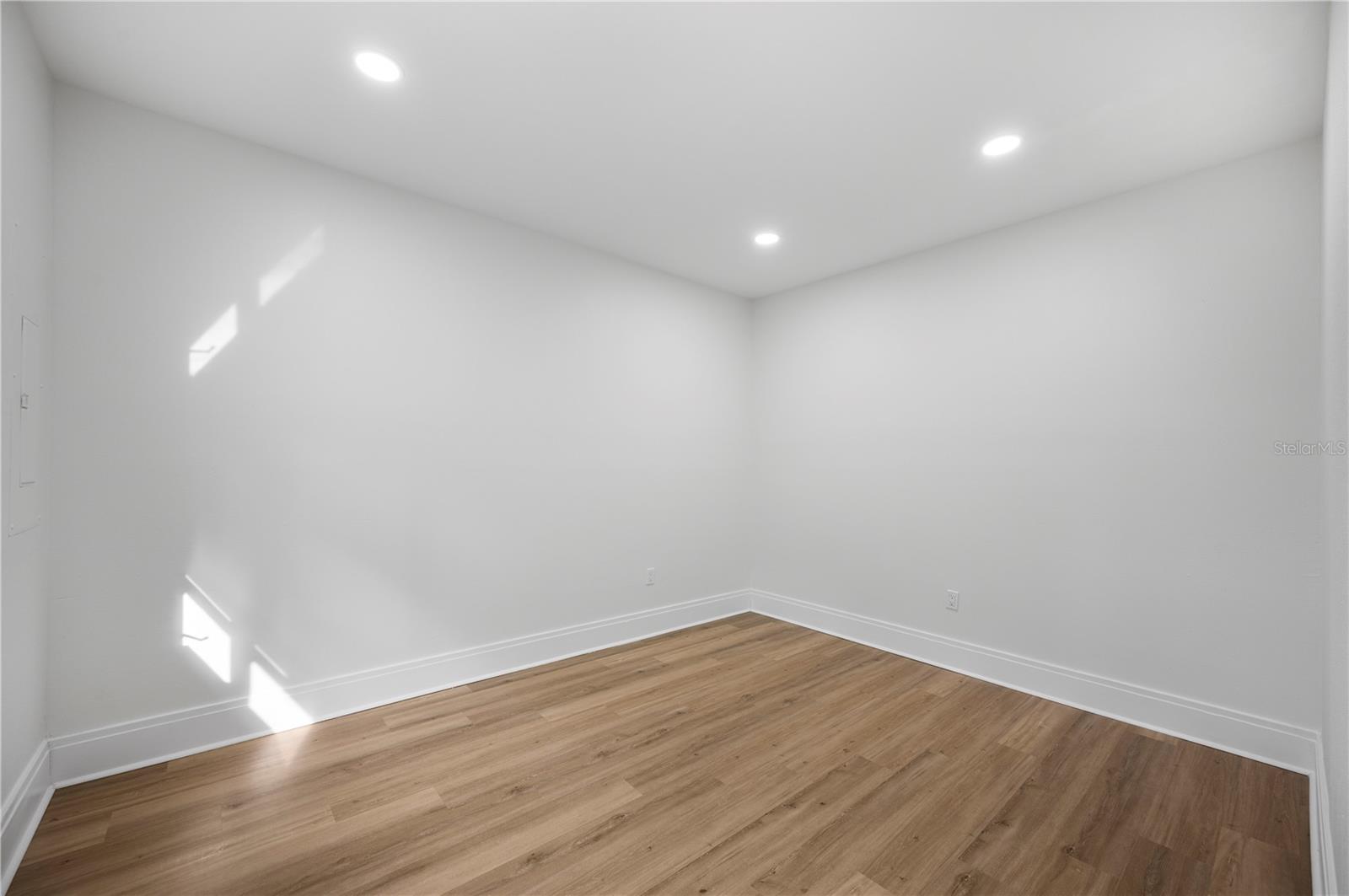 Image 42 of 67 For 210 Palm Drive