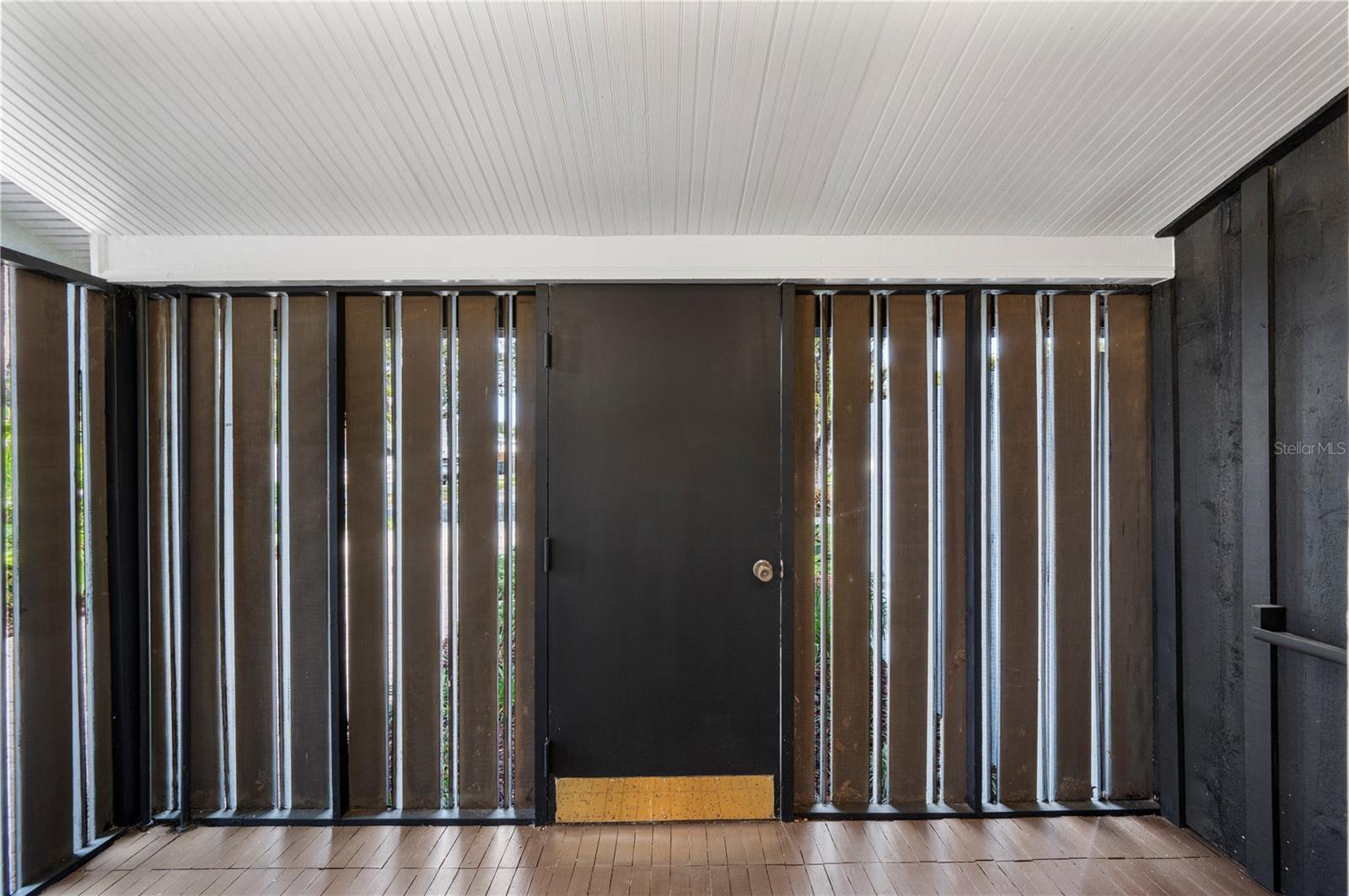 Image 51 of 67 For 210 Palm Drive