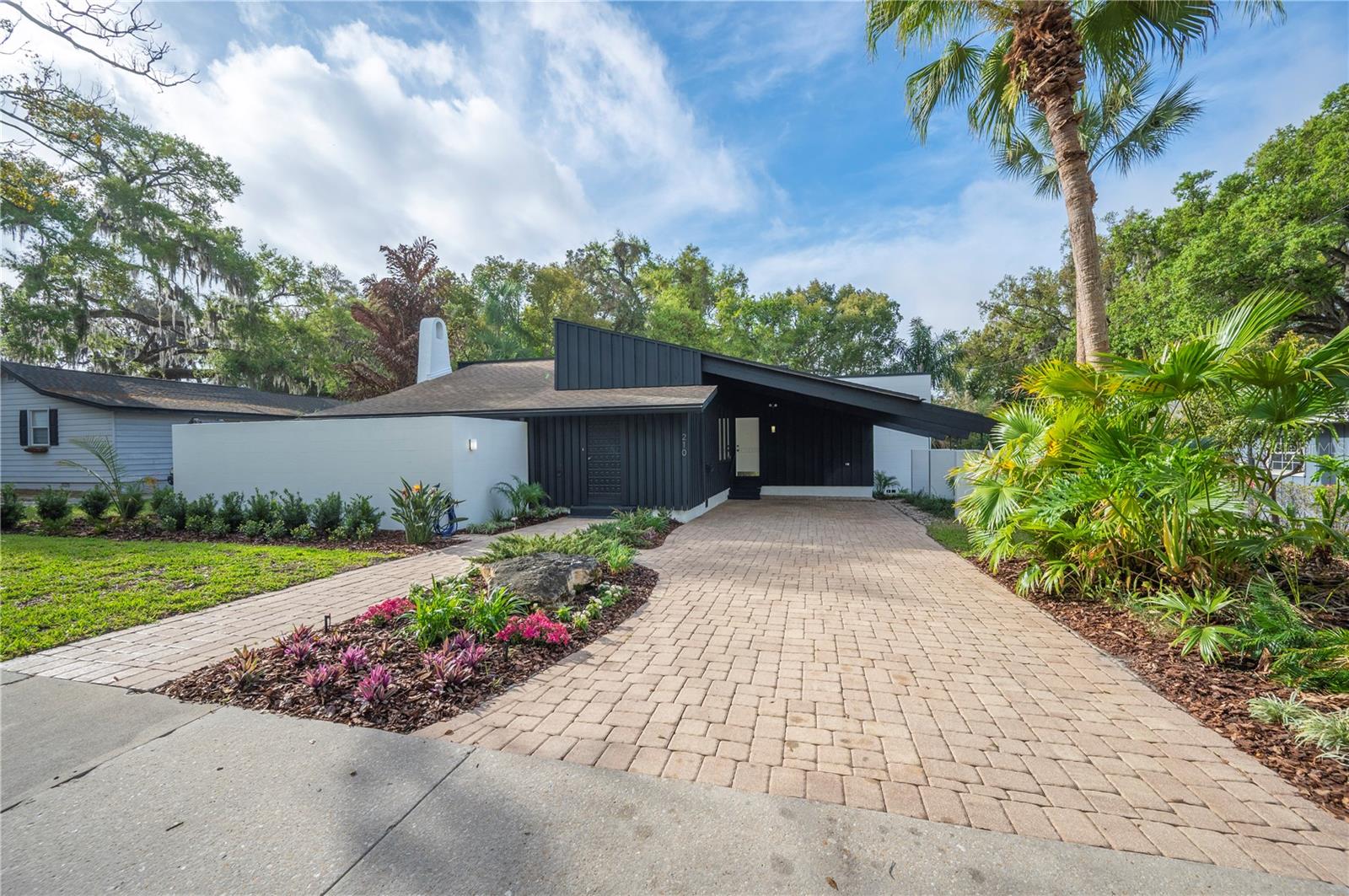 Image 66 of 67 For 210 Palm Drive