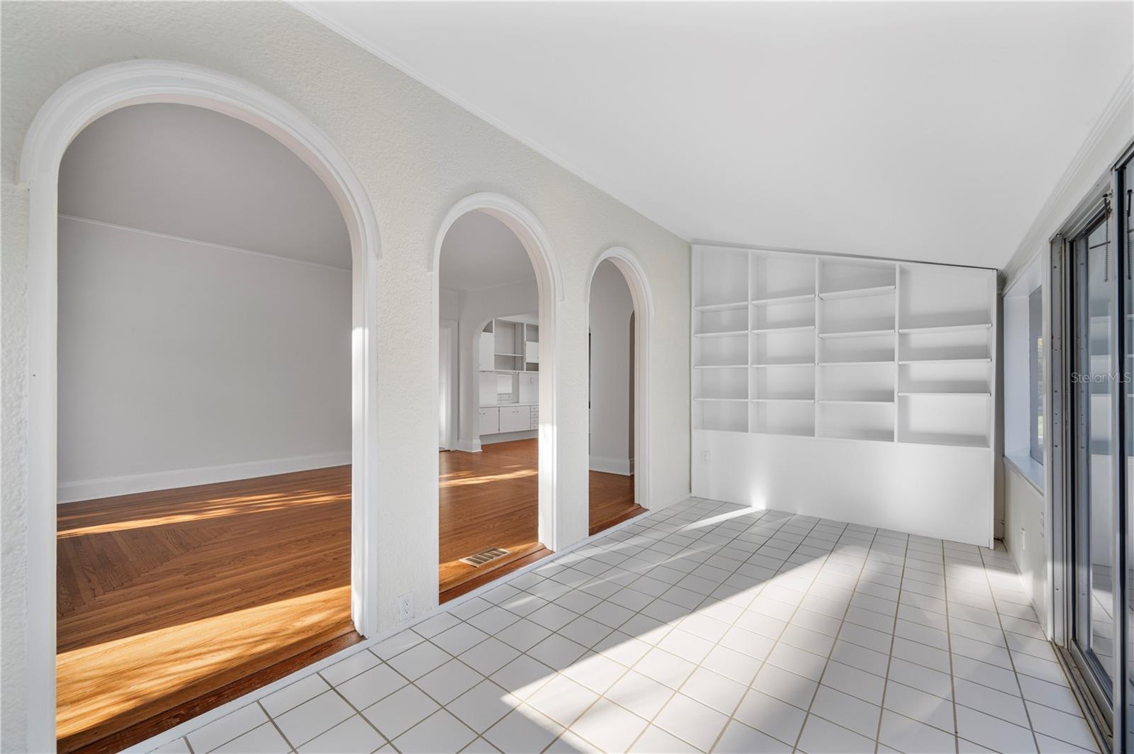 Image 8 of 67 For 210 Palm Drive