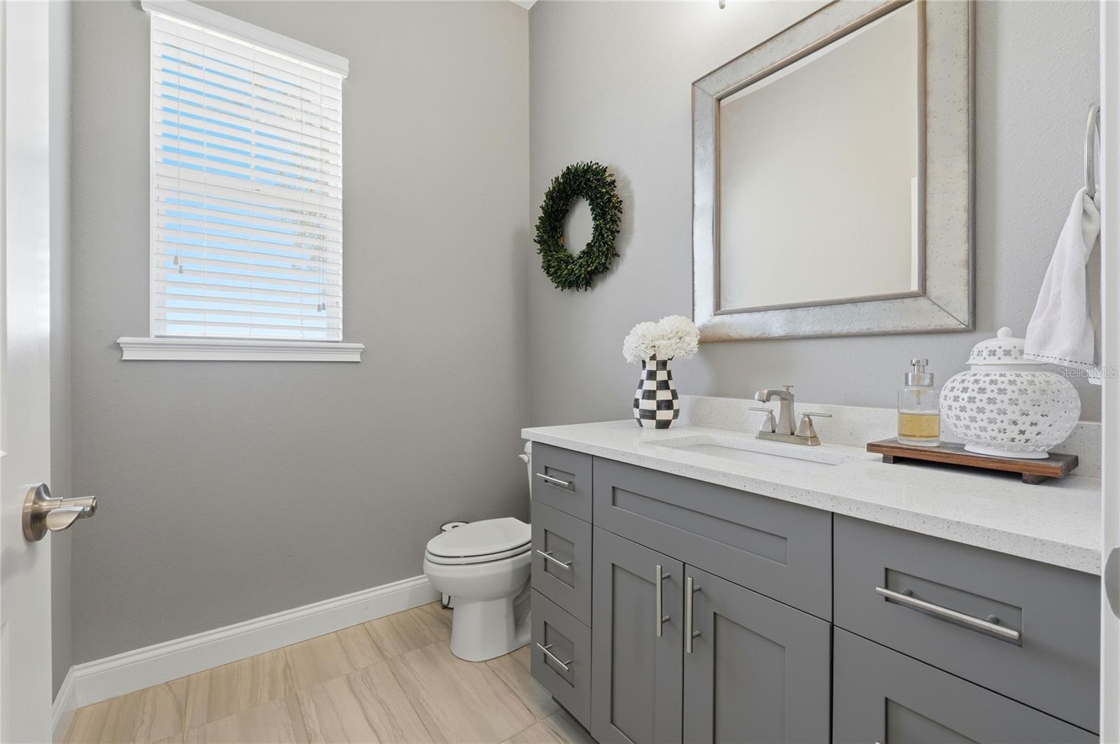 Image 19 of 71 For 539 Waterfern Trail Drive