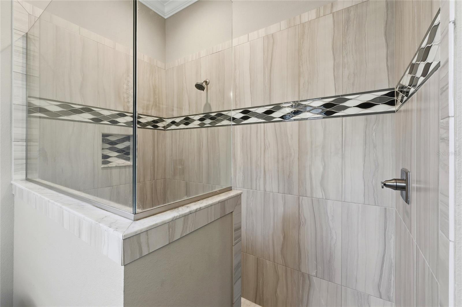 Image 25 of 71 For 539 Waterfern Trail Drive