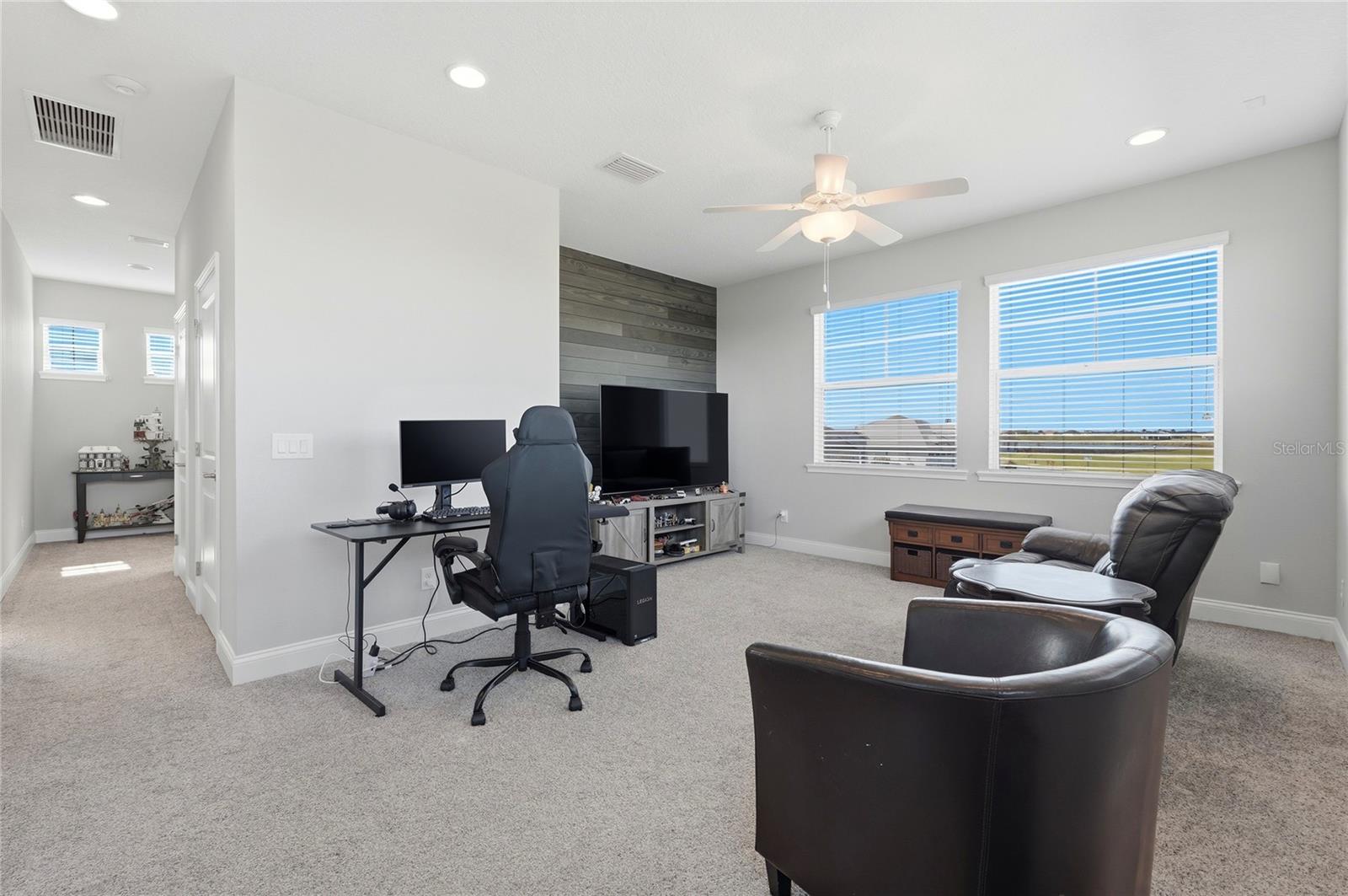 Image 28 of 71 For 539 Waterfern Trail Drive