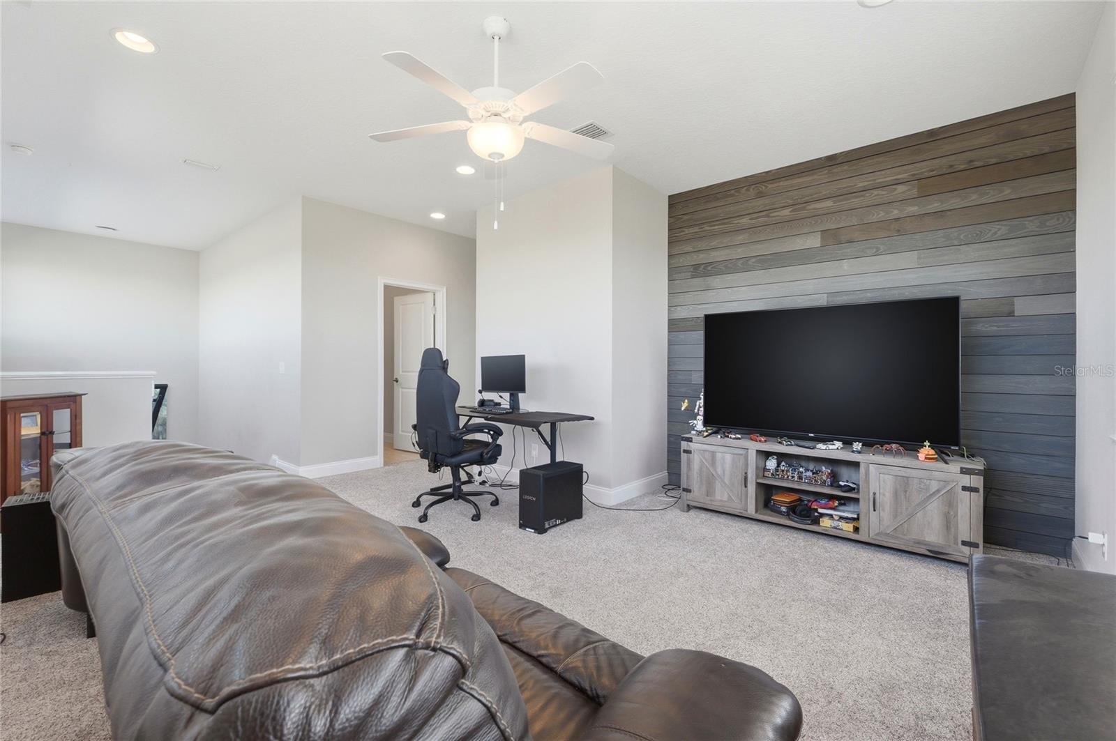 Image 29 of 71 For 539 Waterfern Trail Drive