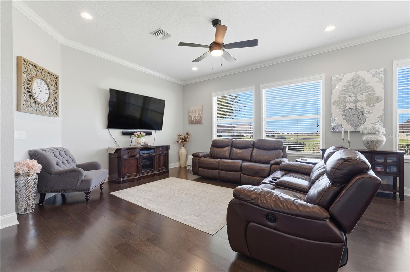 Image 6 of 71 For 539 Waterfern Trail Drive