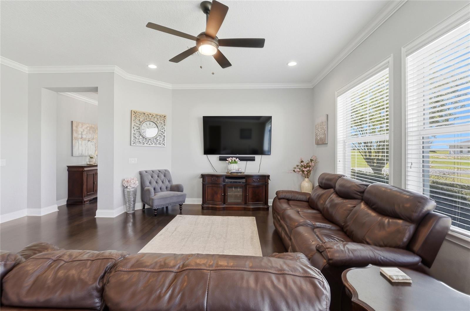 Image 7 of 71 For 539 Waterfern Trail Drive