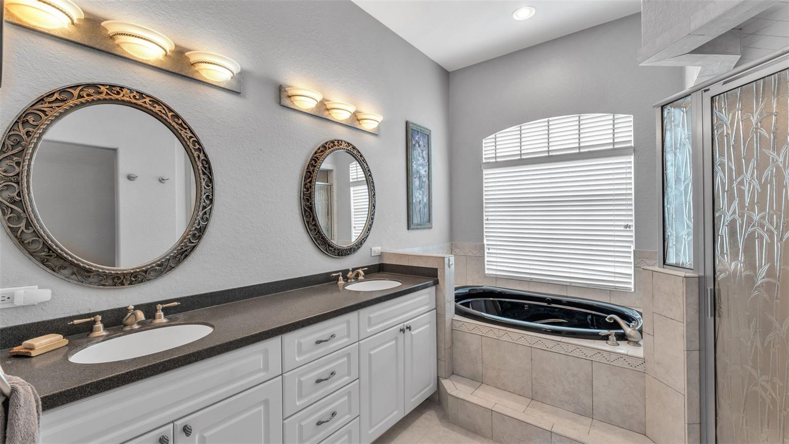 Image 16 of 38 For 4453 Fairway Oaks Drive