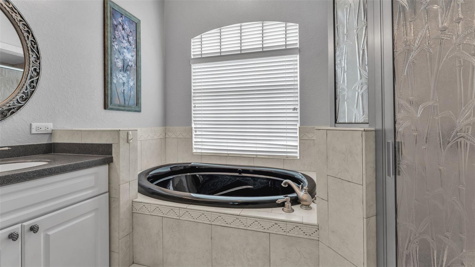 Image 18 of 38 For 4453 Fairway Oaks Drive