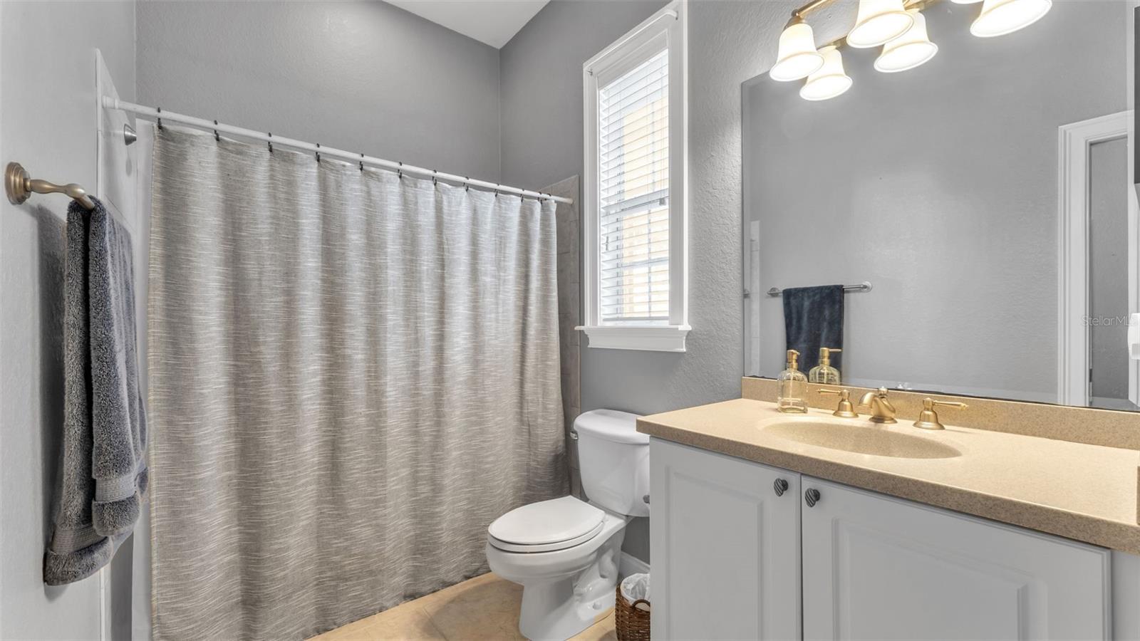 Image 21 of 38 For 4453 Fairway Oaks Drive