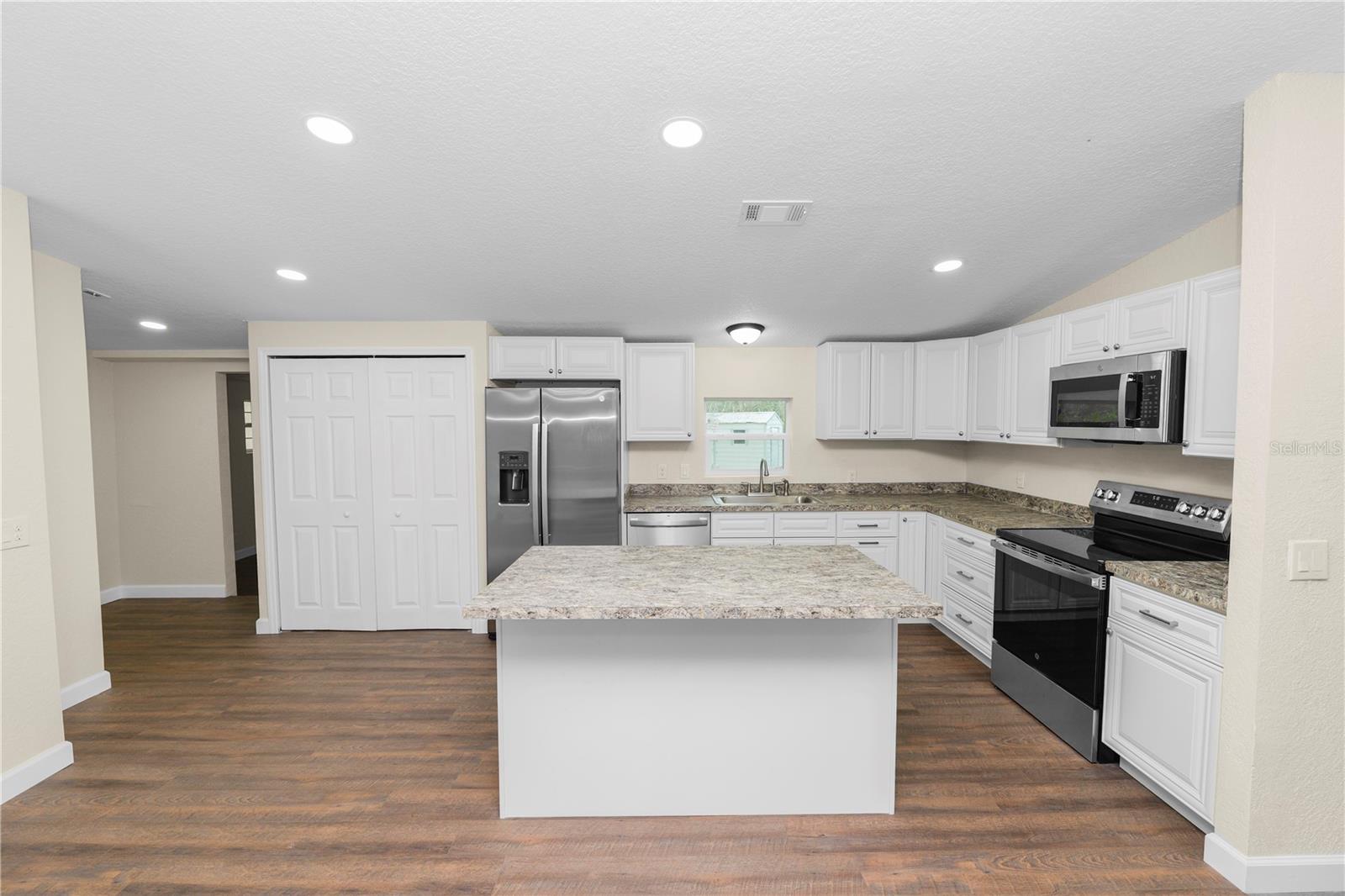 Image 14 of 41 For 6112 Dormany Road