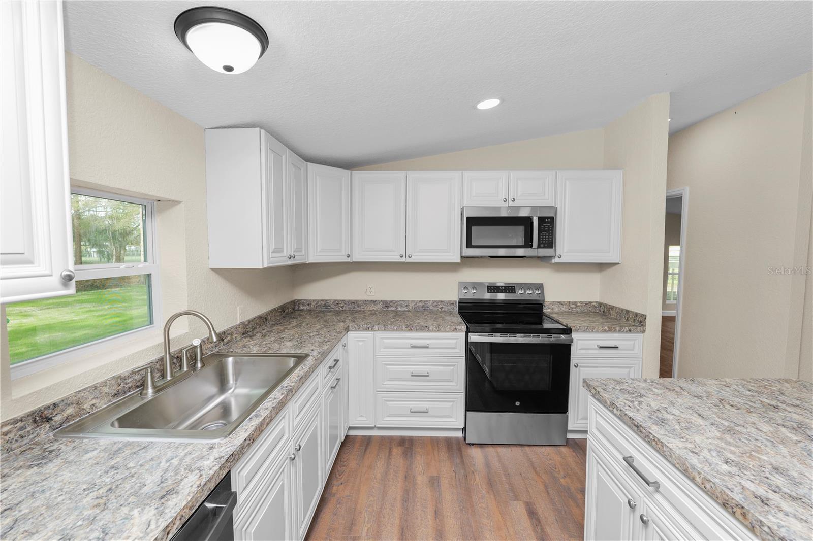 Image 17 of 41 For 6112 Dormany Road