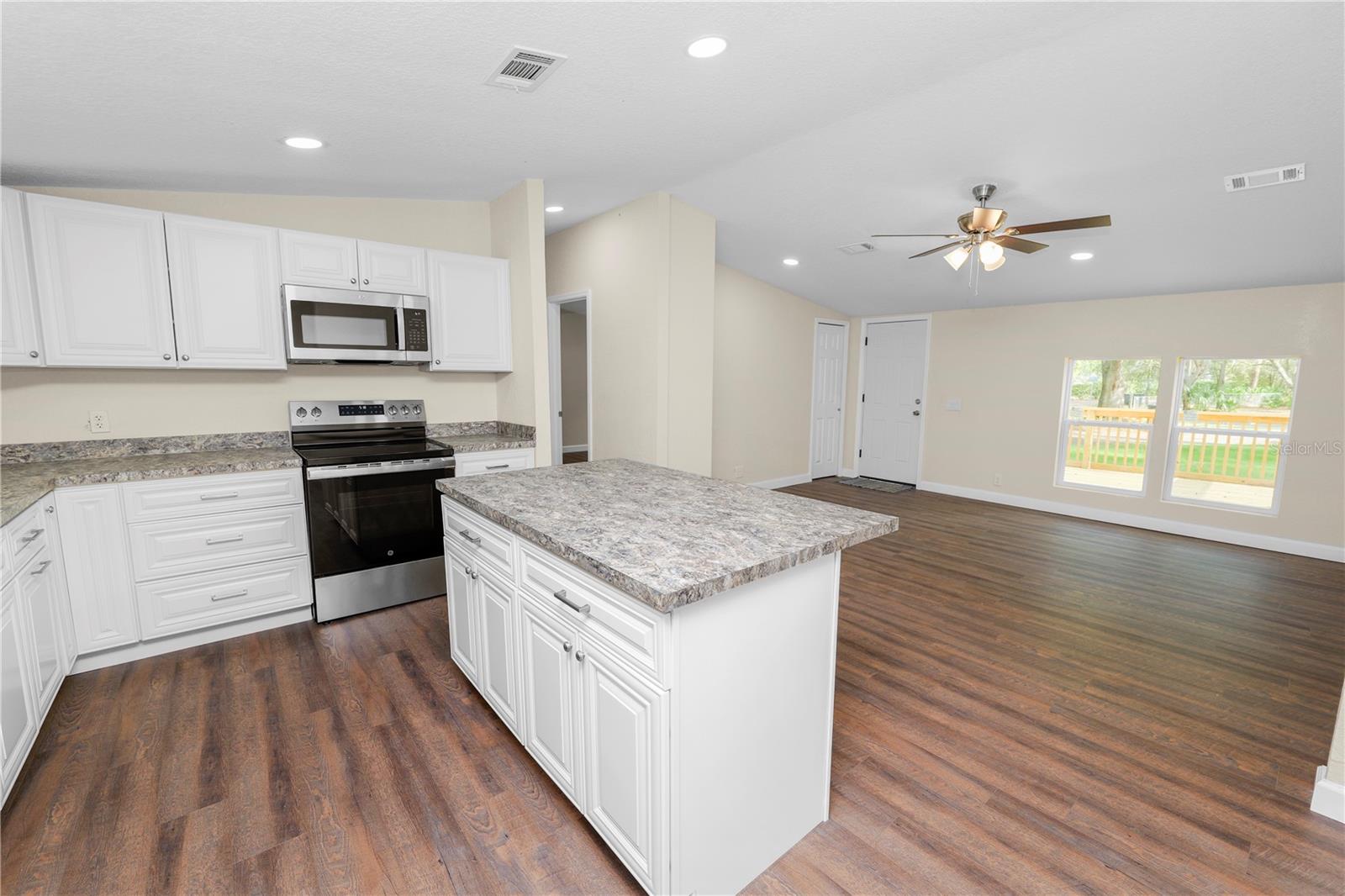 Image 18 of 41 For 6112 Dormany Road