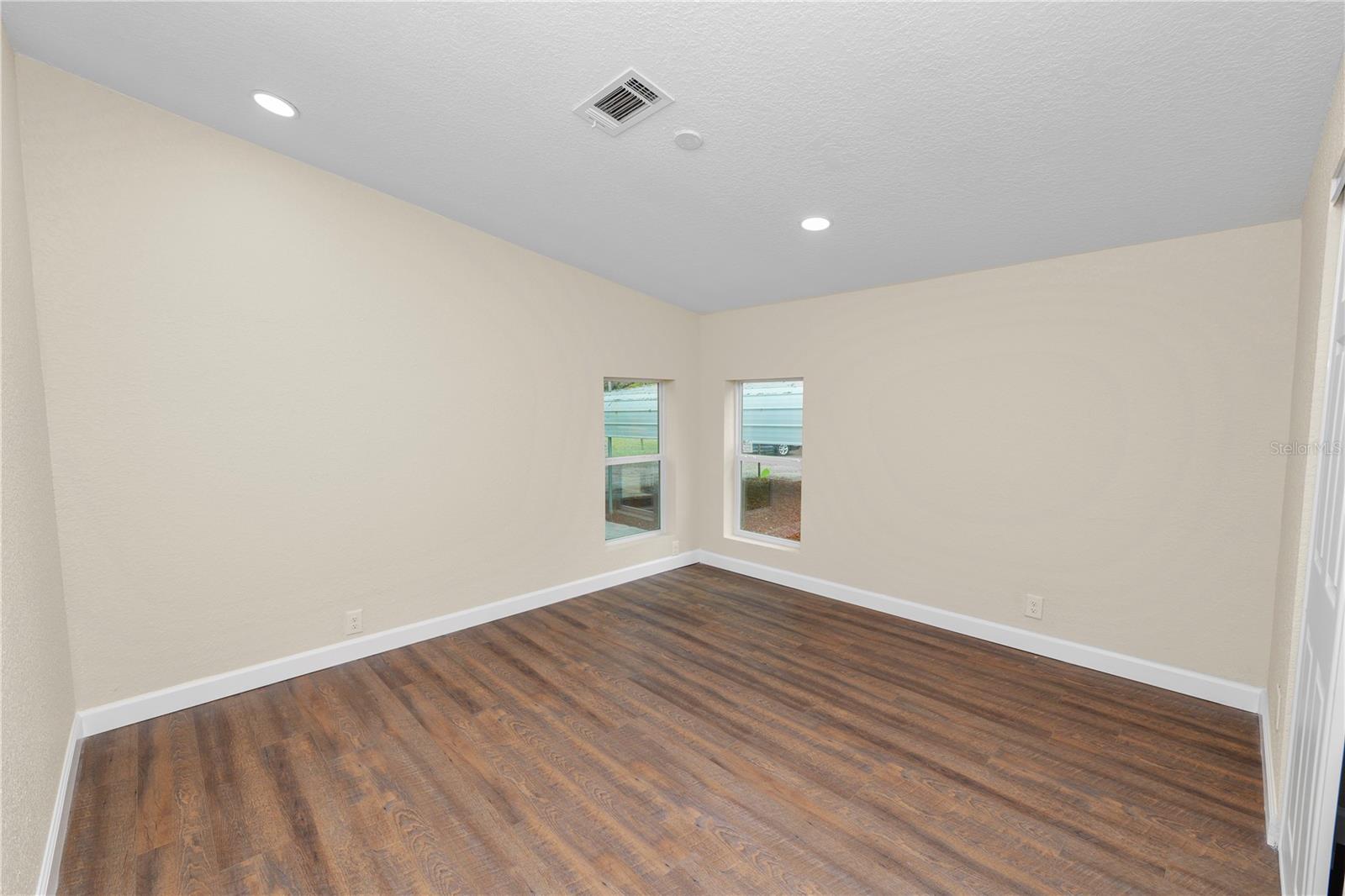 Image 26 of 41 For 6112 Dormany Road