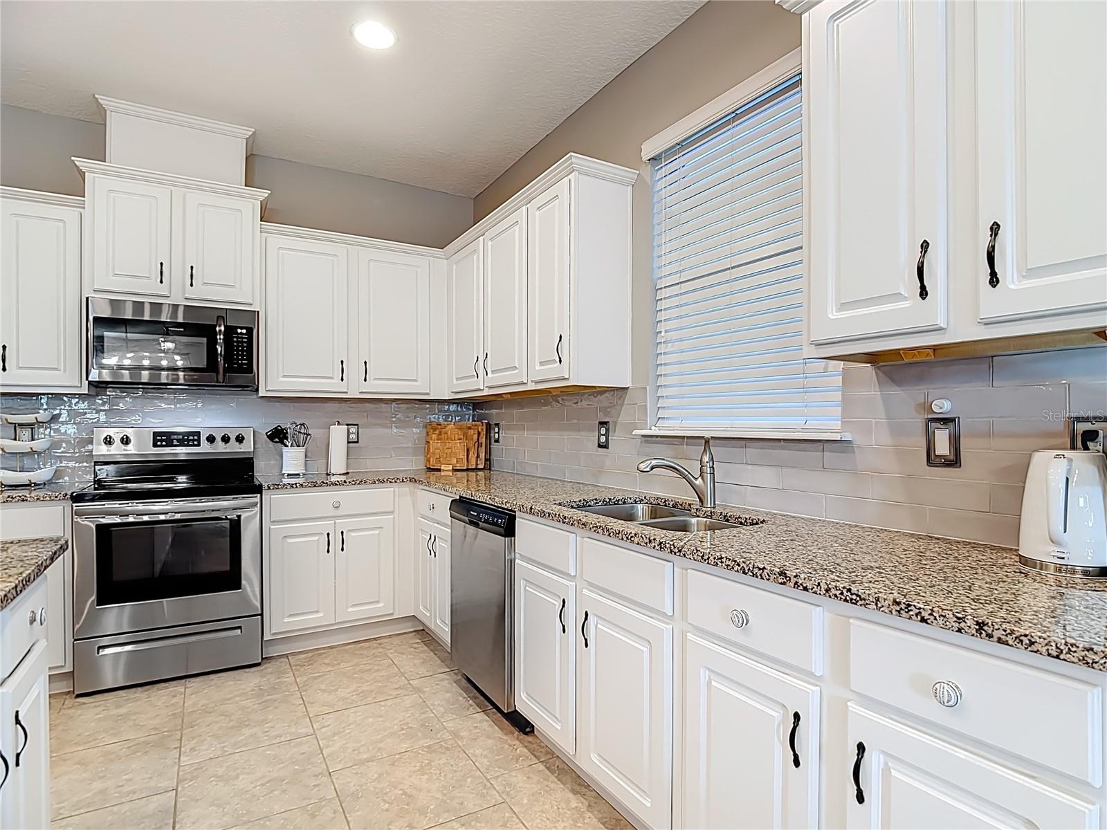 Image 14 of 86 For 4059 Prima Lago Circle