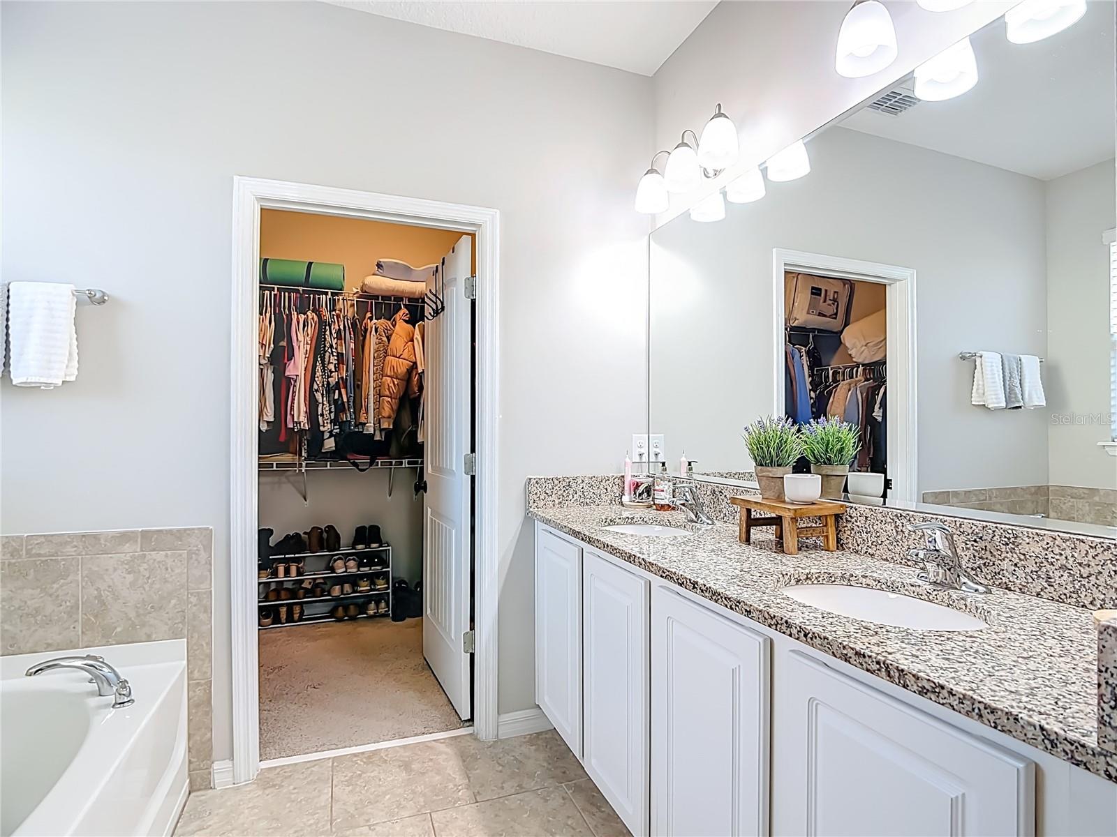 Image 48 of 86 For 4059 Prima Lago Circle