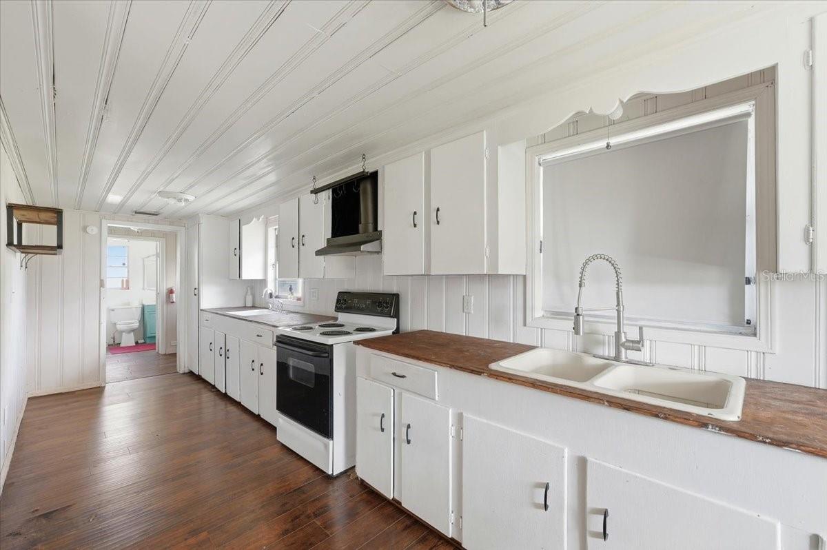 Image 12 of 46 For 506 Commonwealth Avenue Sw