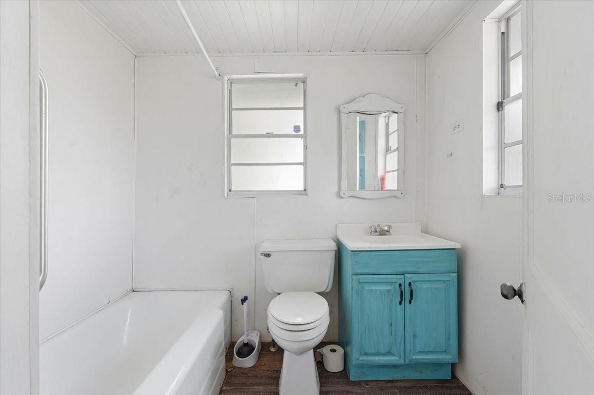 Image 26 of 46 For 506 Commonwealth Avenue Sw