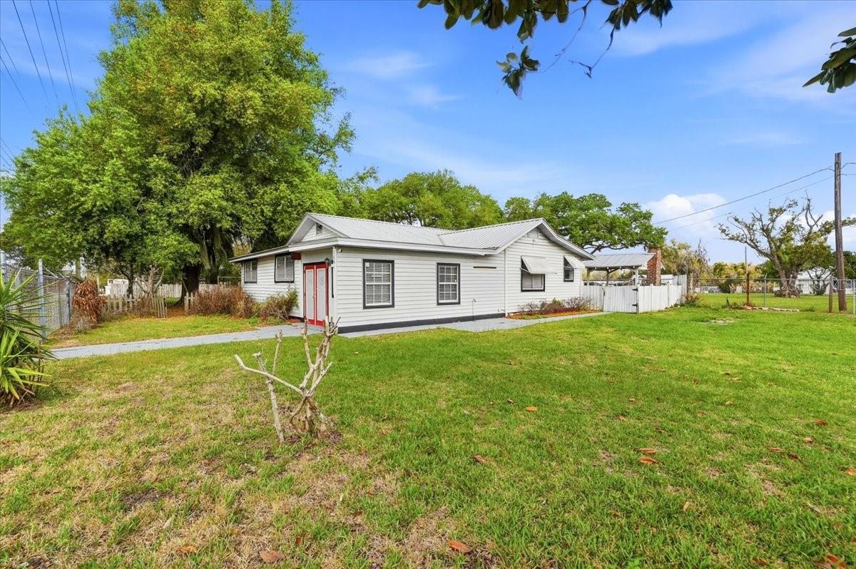 Image 3 of 46 For 506 Commonwealth Avenue Sw