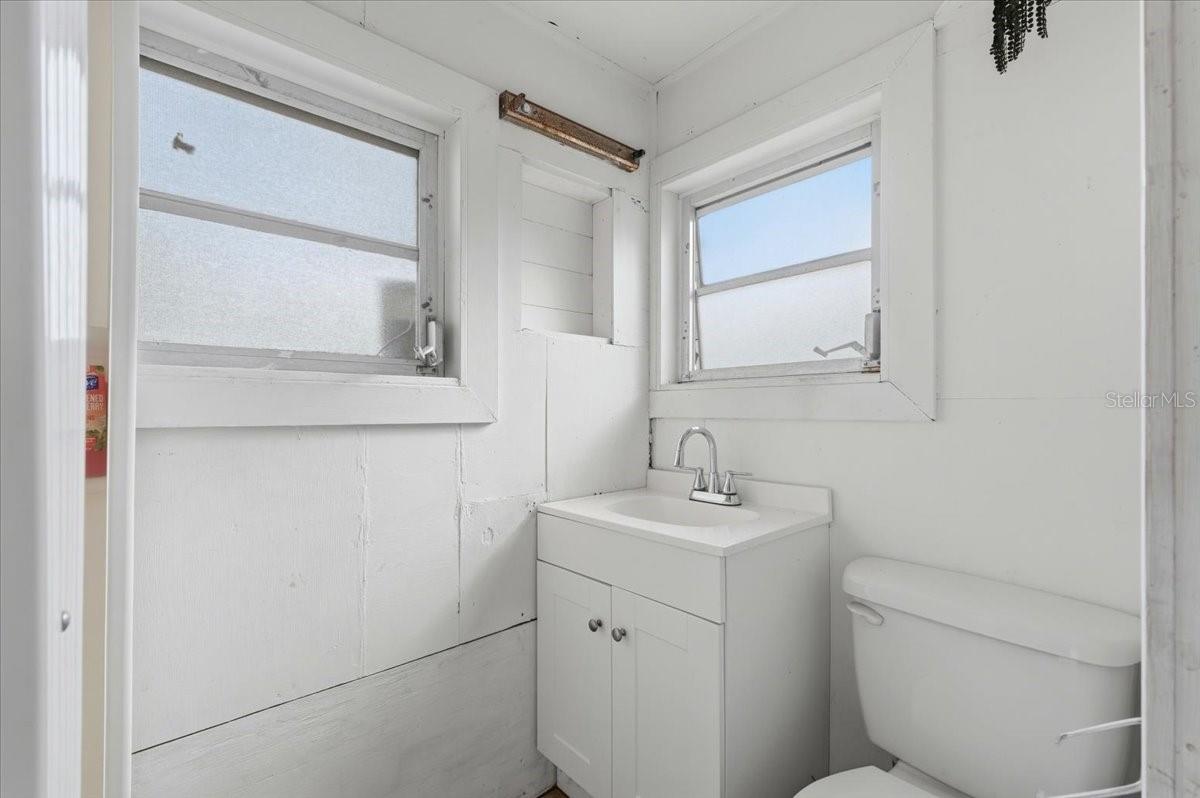 Image 33 of 46 For 506 Commonwealth Avenue Sw