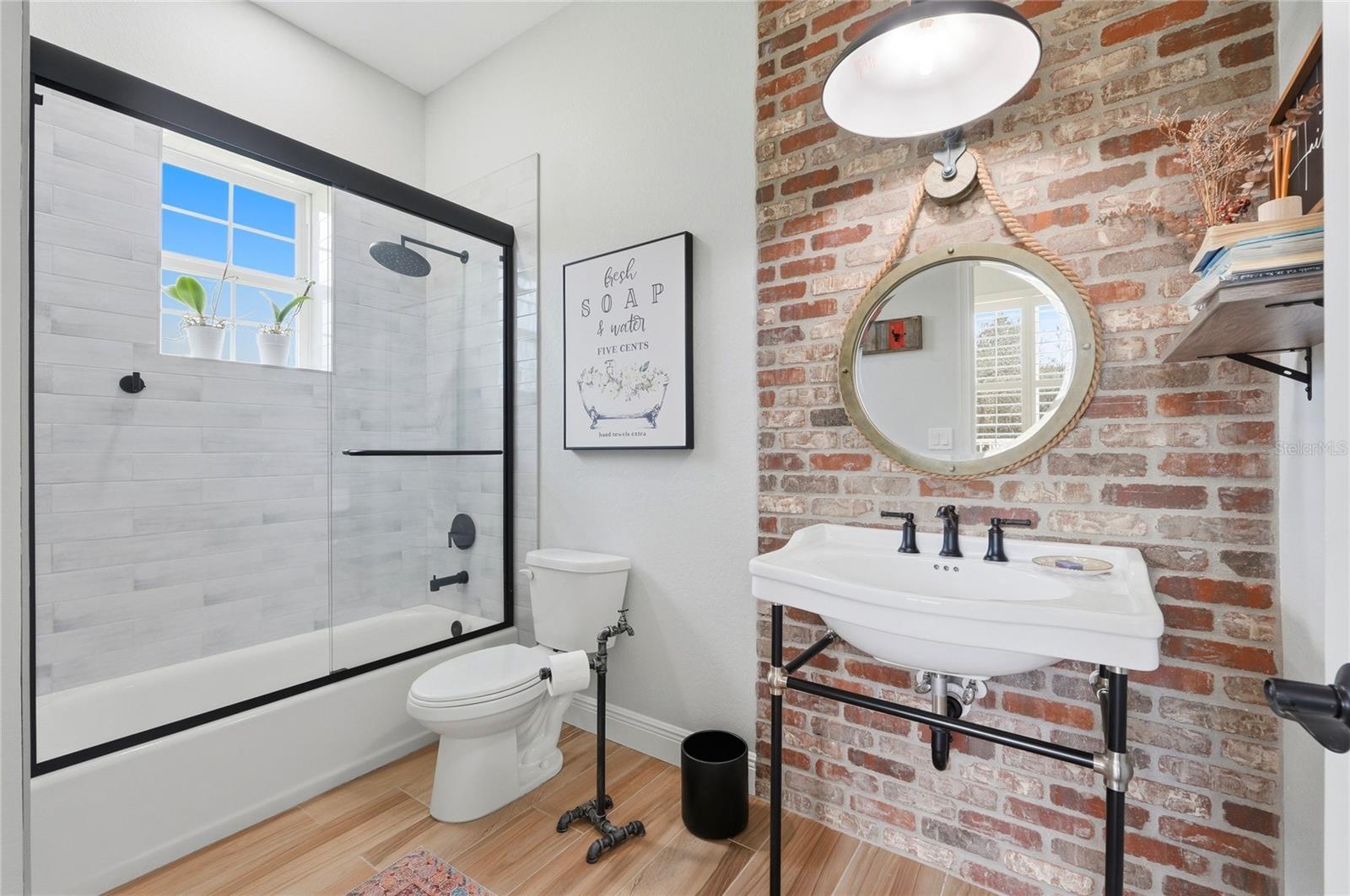 Image 35 of 53 For 2204 R E Byrd Road