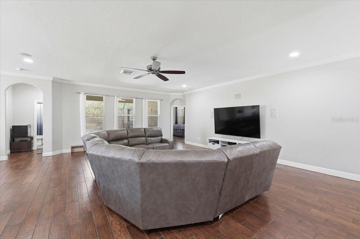 Image 6 of 57 For 1972 Wind Meadows Drive